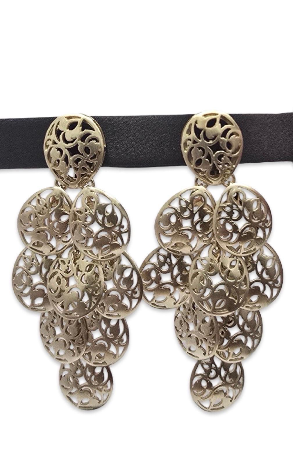 Orecchini a lampadario d'epoca in oro 18 carati Pomellato Arabesque Openwork in vendita 3