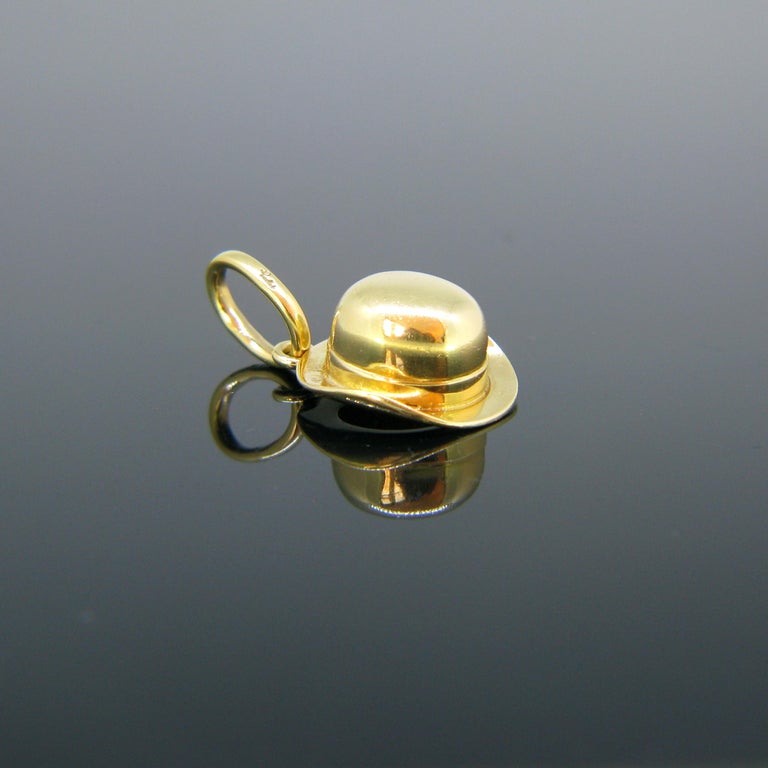 Vintage Pomellato Bowler Hat 18 Karat Yellow Gold Charm Pendant For
