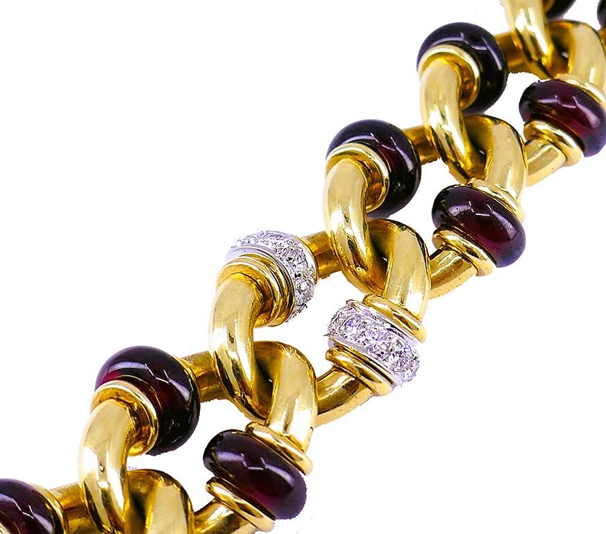 Vintage Pomellato Bracelet 18k Gold Garnet Diamond Estate Jewelry In Excellent Condition For Sale In Beverly Hills, CA