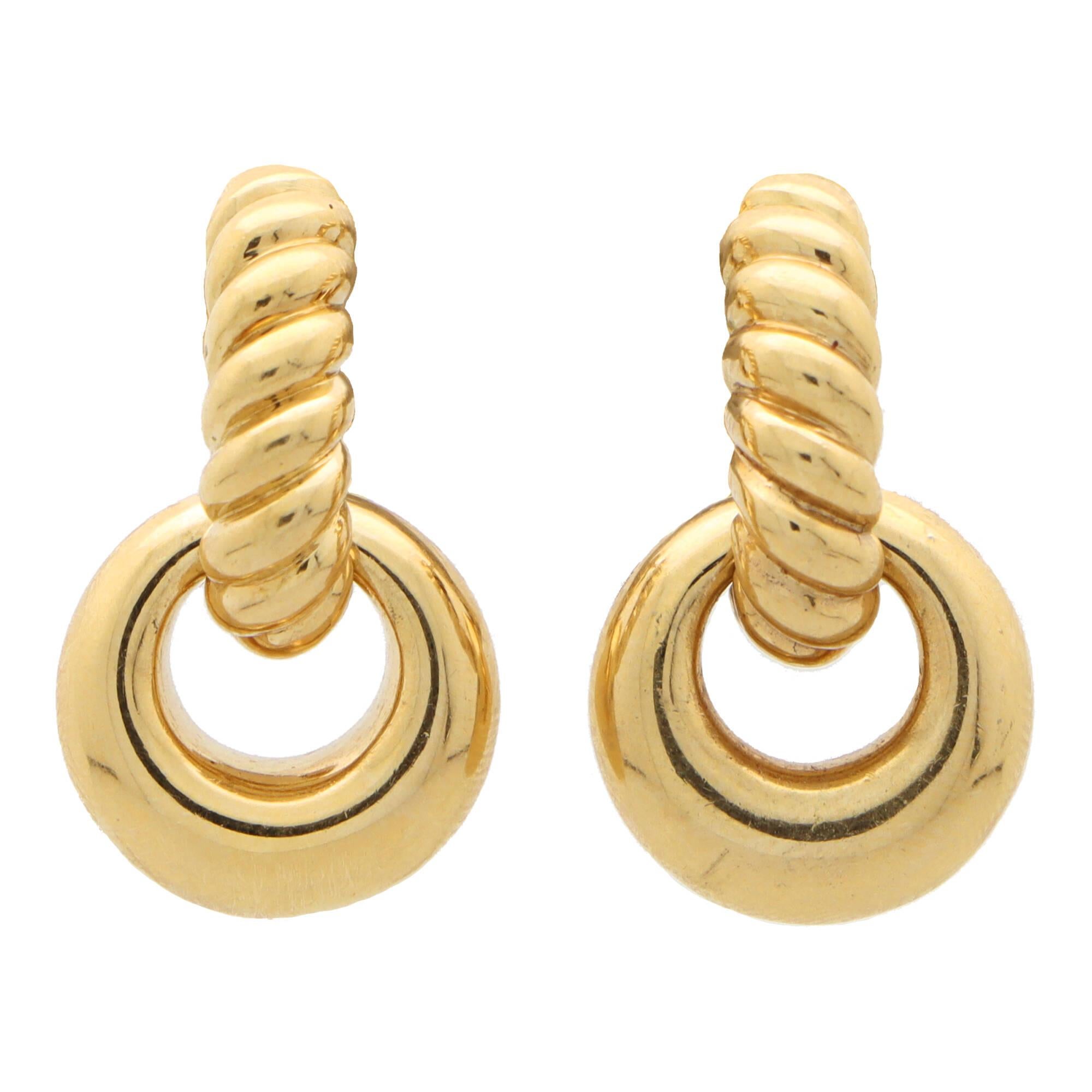 Vintage Pomellato Convertible Twisted Hoop Earrings in 18k Yellow Gold In Excellent Condition For Sale In London, GB