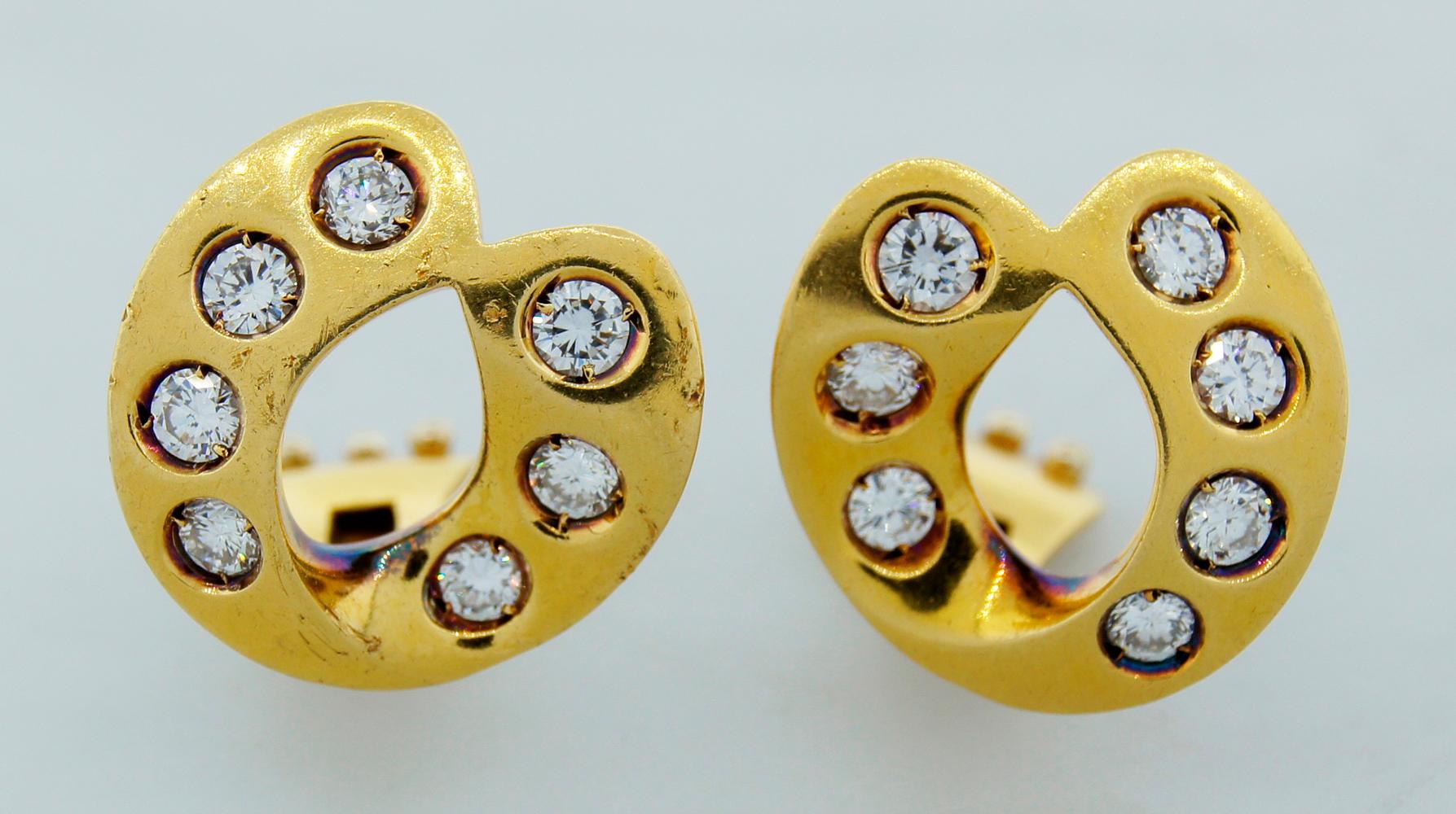 Women's Vintage Pomellato Earrings Diamond 18k Gold Clip-On Estate Jewelry For Sale