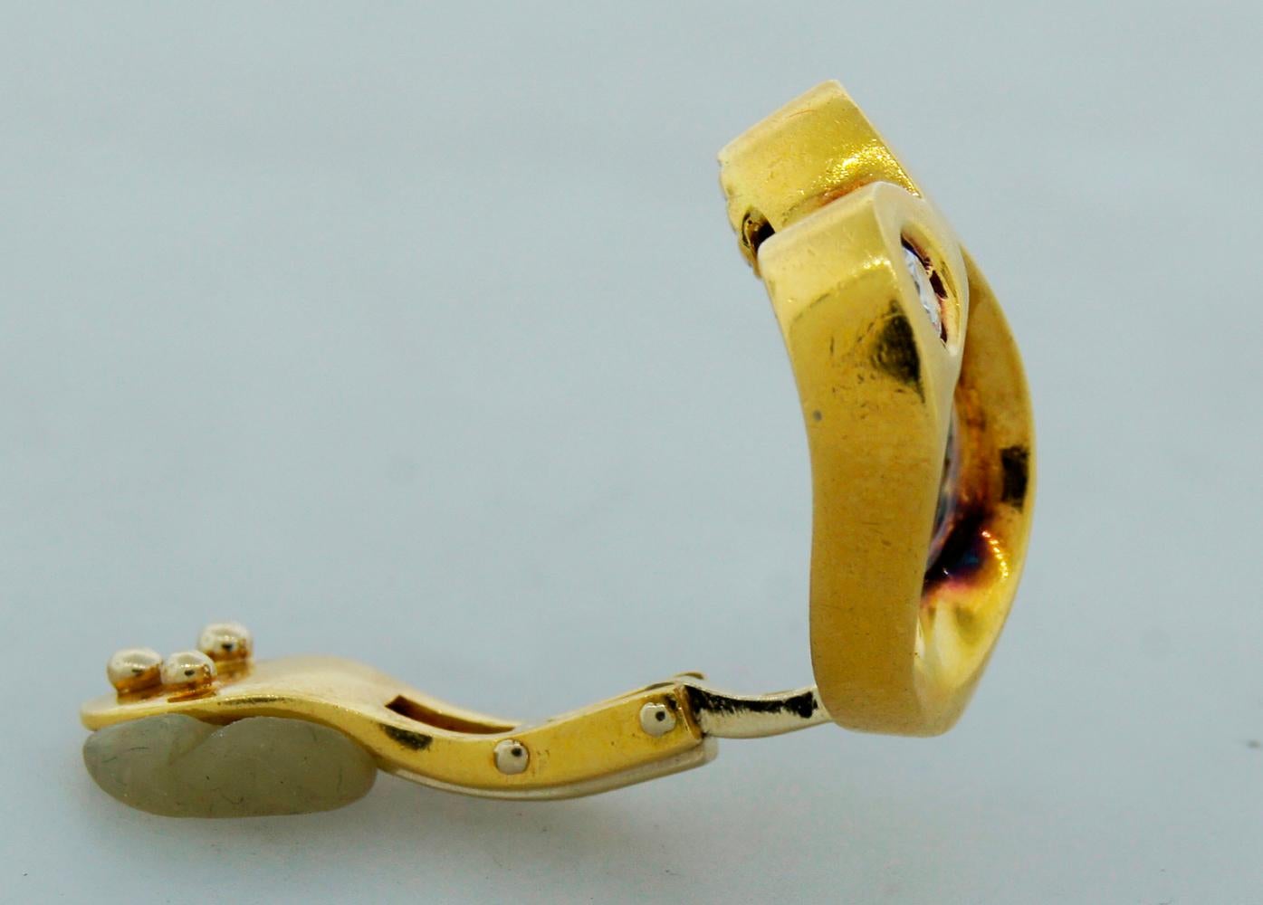 Vintage Pomellato Earrings Diamond 18k Gold Clip-On Estate Jewelry For Sale 1