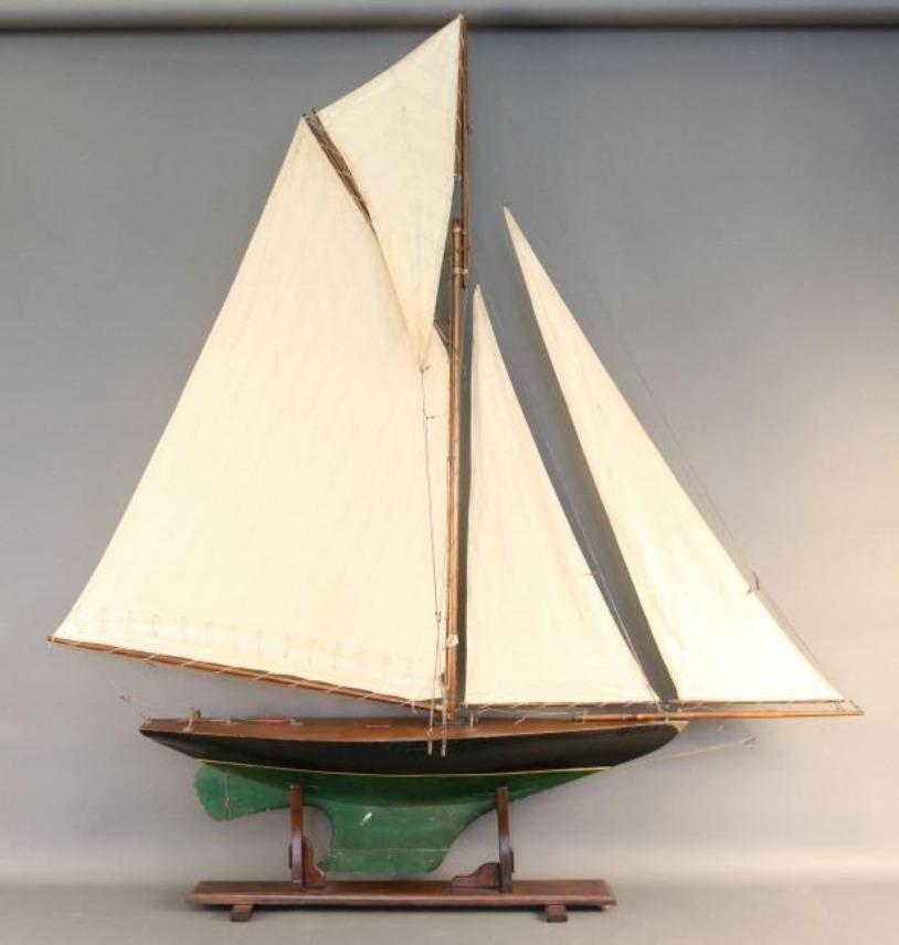 Vintage Pond Yacht Model with Gaff Rig In Good Condition In Norwell, MA