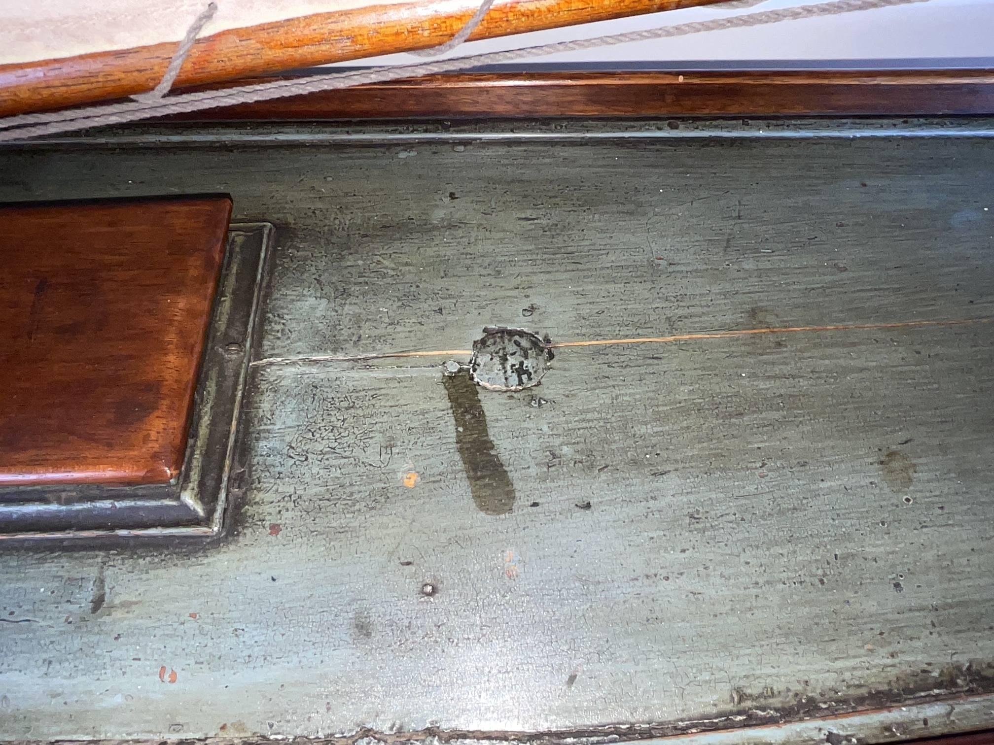 Vintage Pond Yacht with Makers Badge For Sale 4