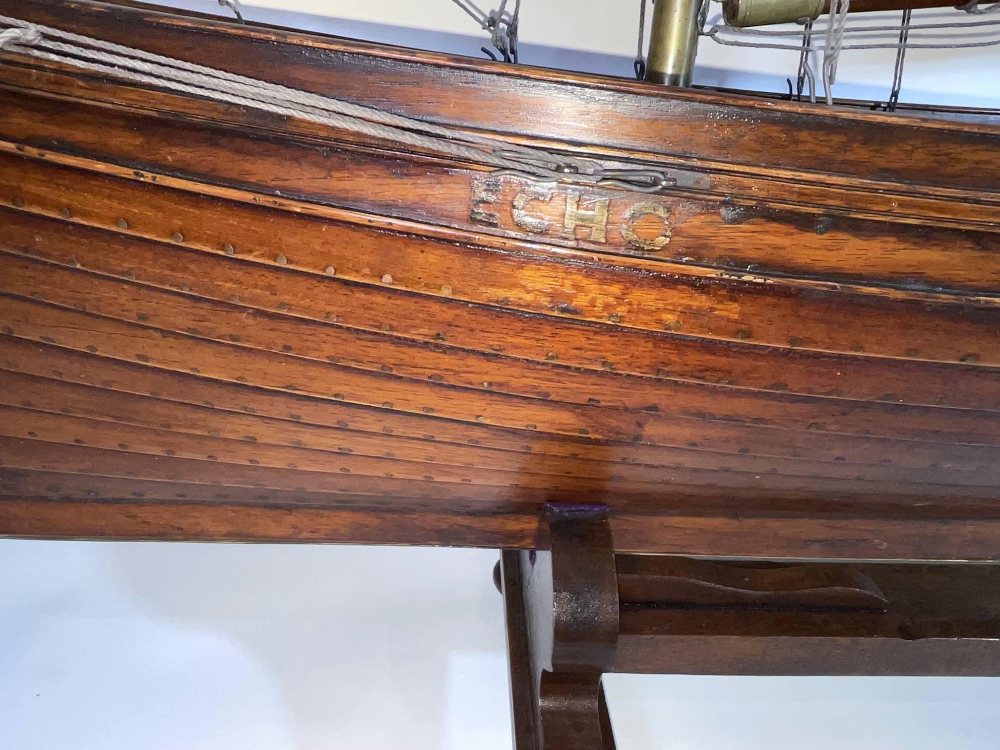 Vintage Pond Yacht with Makers Badge For Sale 2