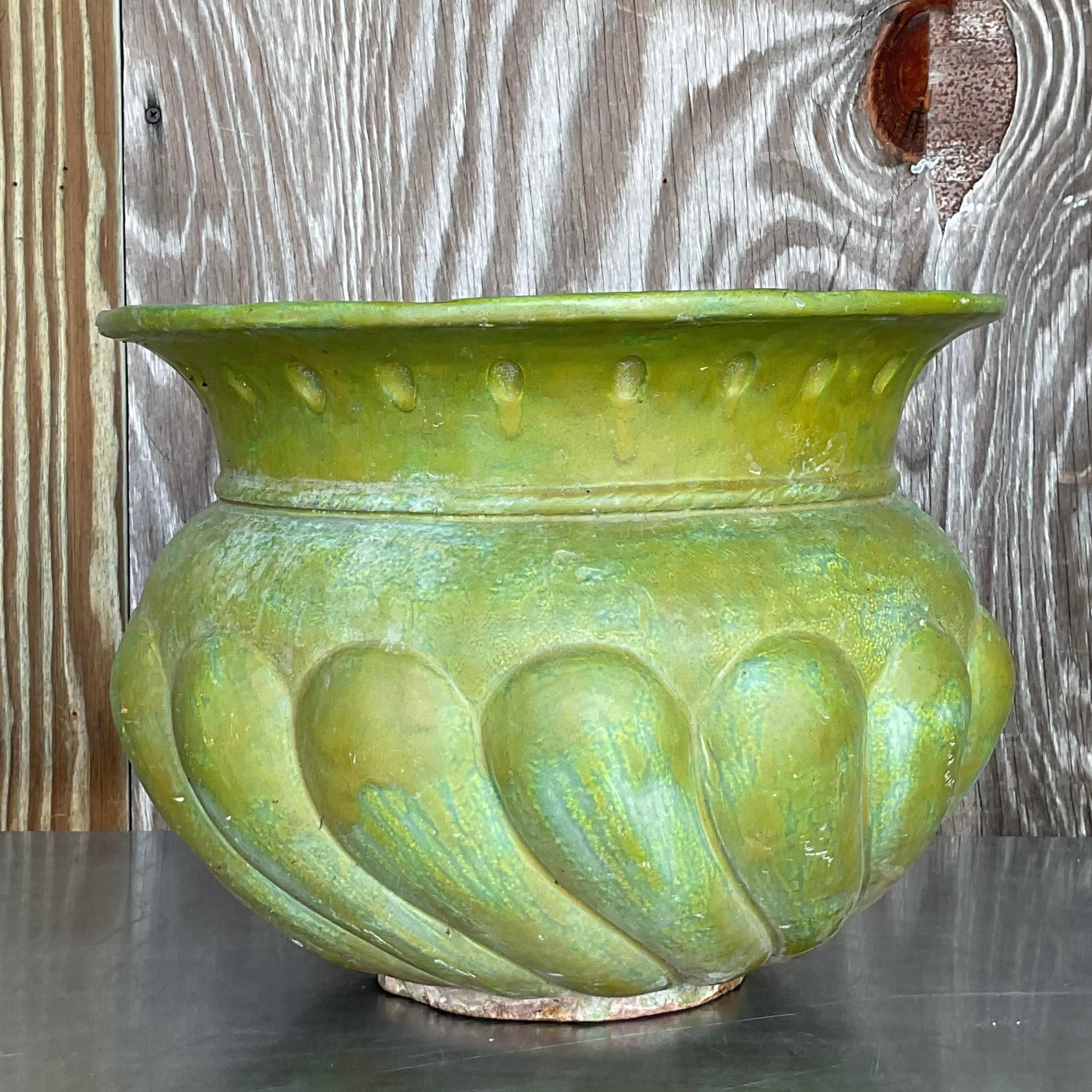 Jardinera Vintage Pooh de Terracota Pintada Estadounidense en venta