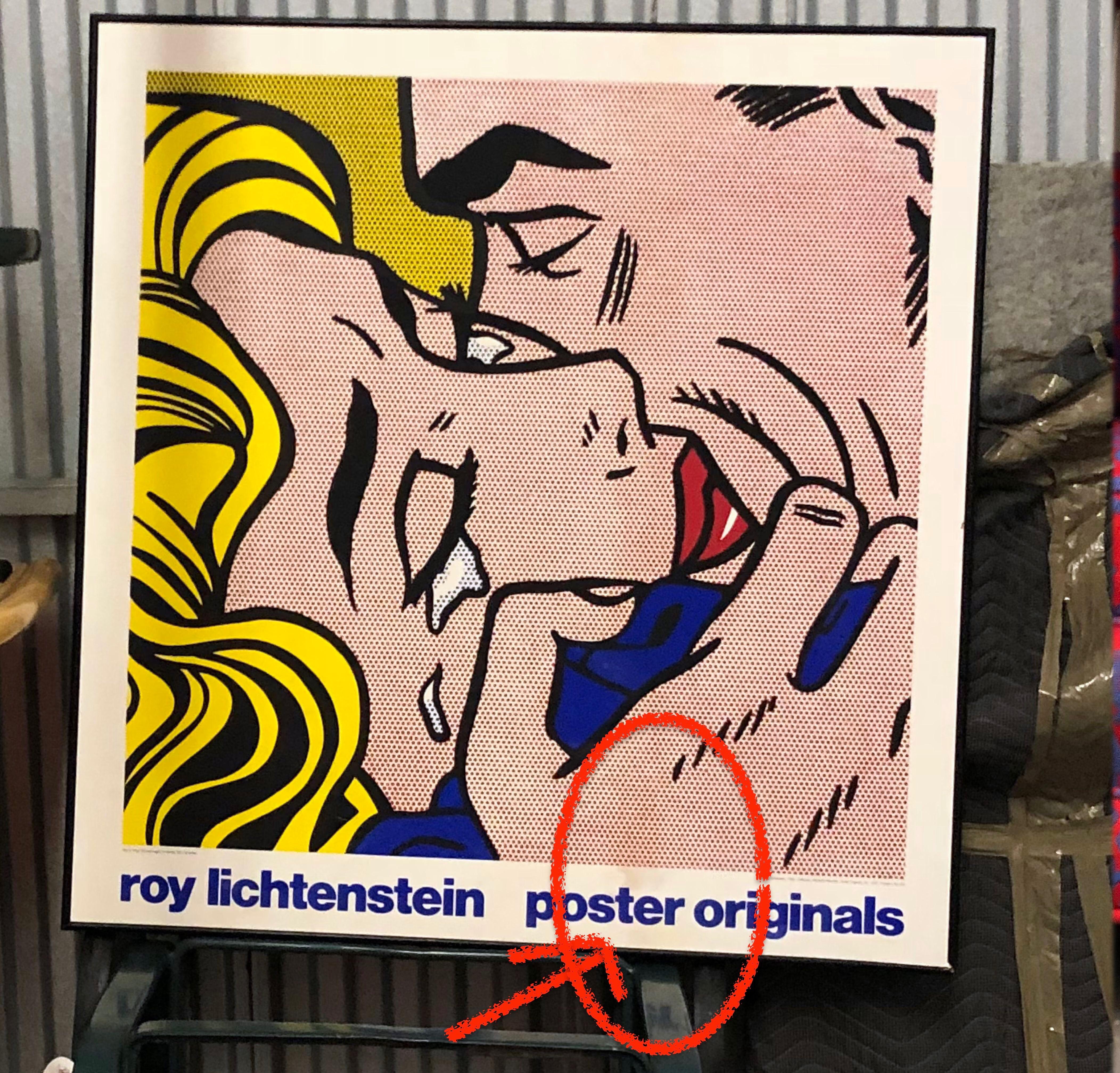 Vintage-Siebdruck der Pop-Art-Ausstellung nach Roy Lichtensteins „Kiss V“  im Zustand „Relativ gut“ im Angebot in Brooklyn, NY