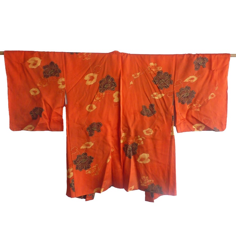 Vintage Poppy Print with Gold Strokes Japanese kimono For Sale at 1stDibs