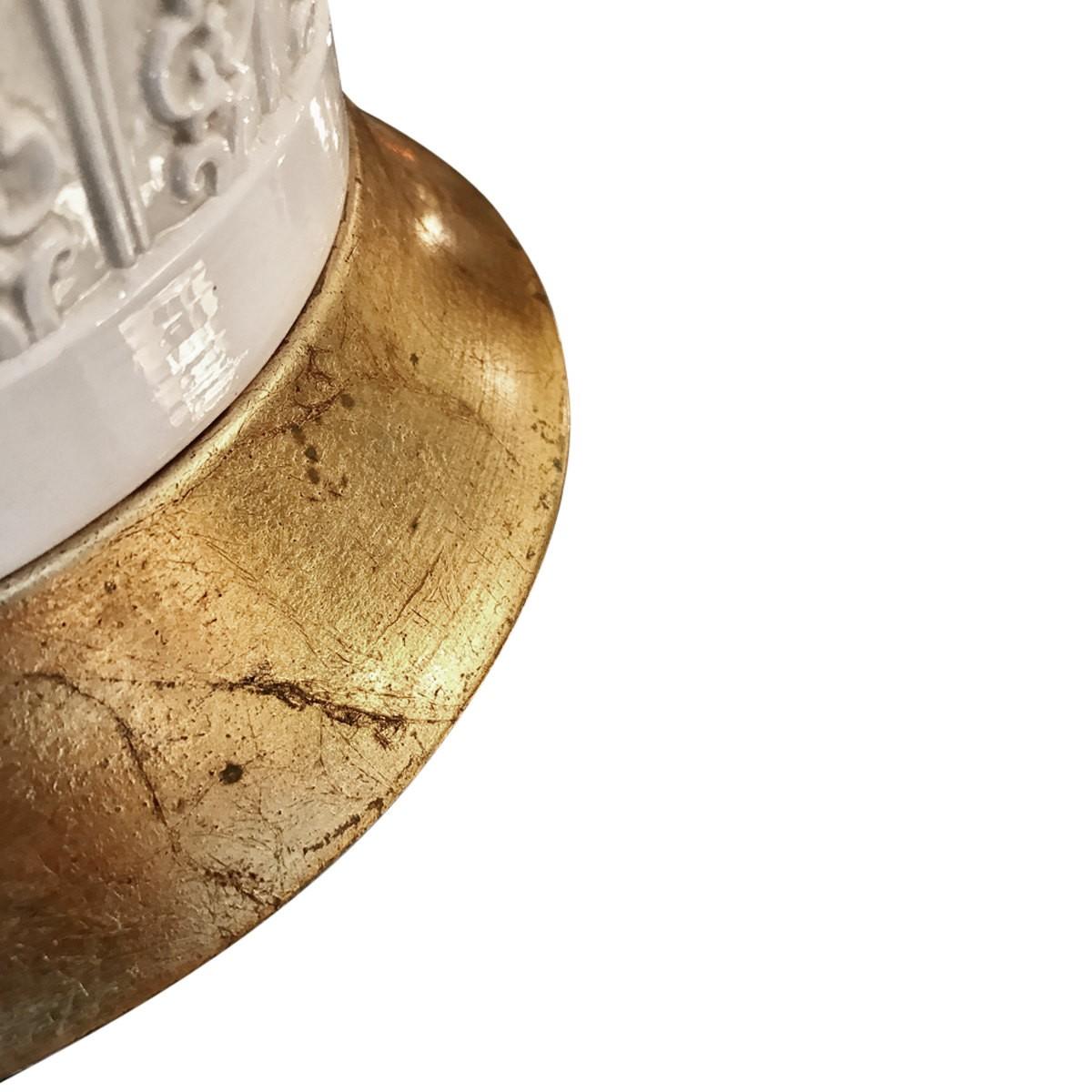 French Vintage Porcelain and Gold Leaf Table Lamp For Sale
