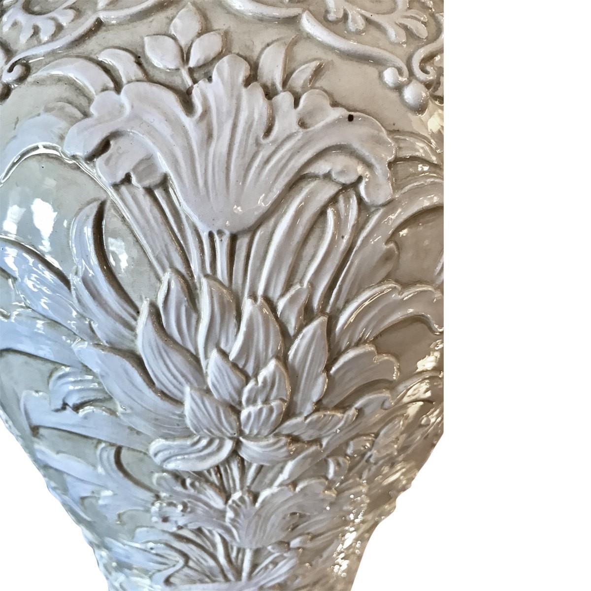 Vintage Porcelain and Gold Leaf Table Lamp In Good Condition For Sale In Pasadena, CA