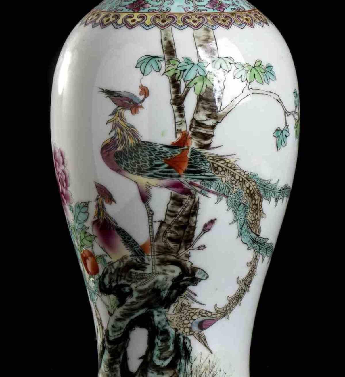 Vintage Porcelain Baluster Vase, China, Mid-20th Century In Good Condition In Roma, IT