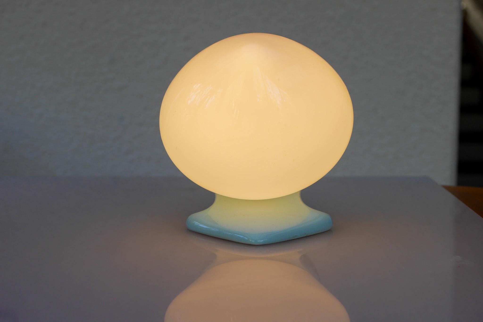 Milieu du XXe siècle Lampe de salle de bains vintage en porcelaine par Sigvard Bernadotte pour IFÖ, Suède, vers les années 1960 en vente