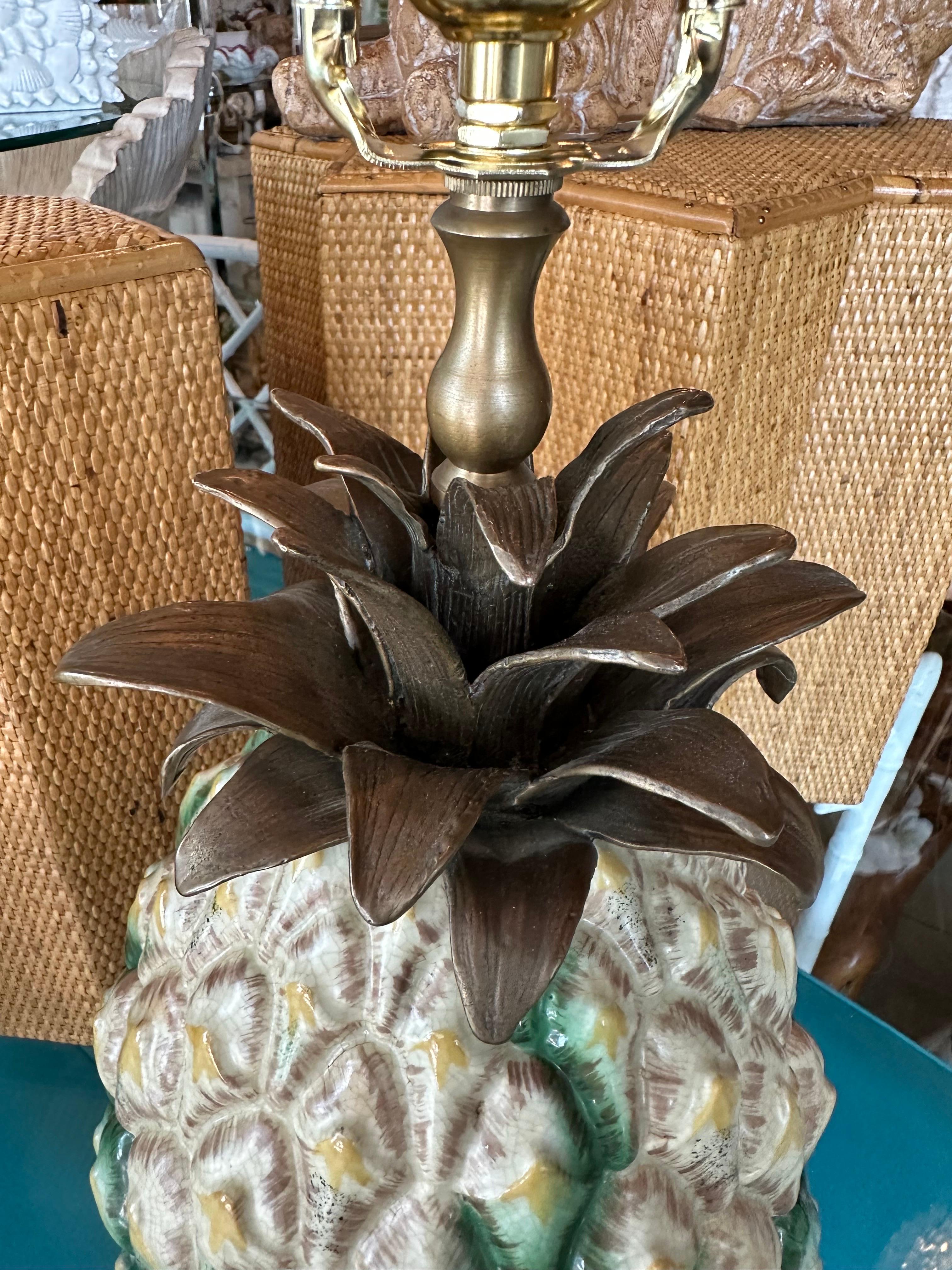 Vintage Porcelain & Brass Palm Beach Pineapple Table Lamp Newly Wired  For Sale 3