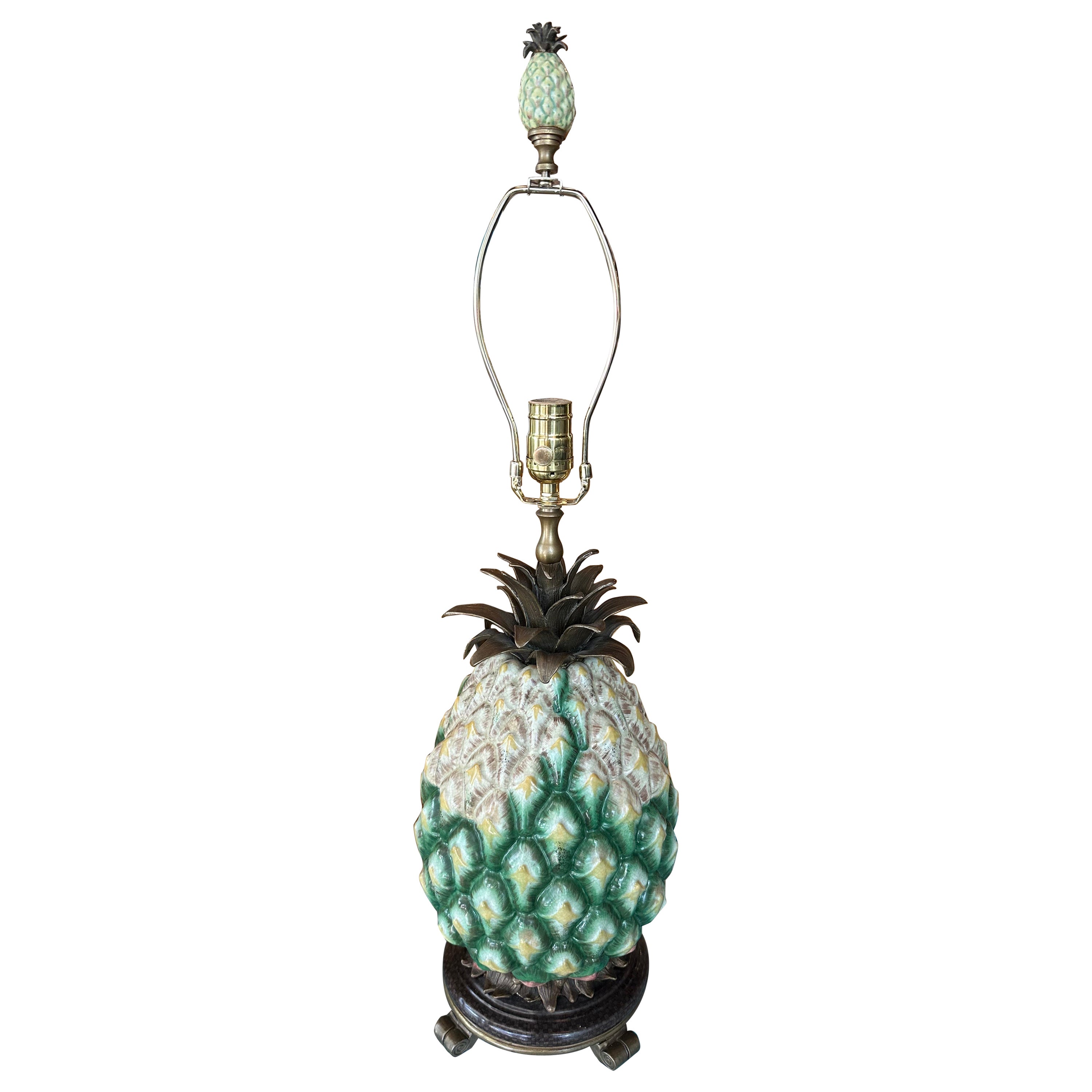 Palm Beach Ananas-Tischlampe aus Porzellan und Messing, neu verdrahtet