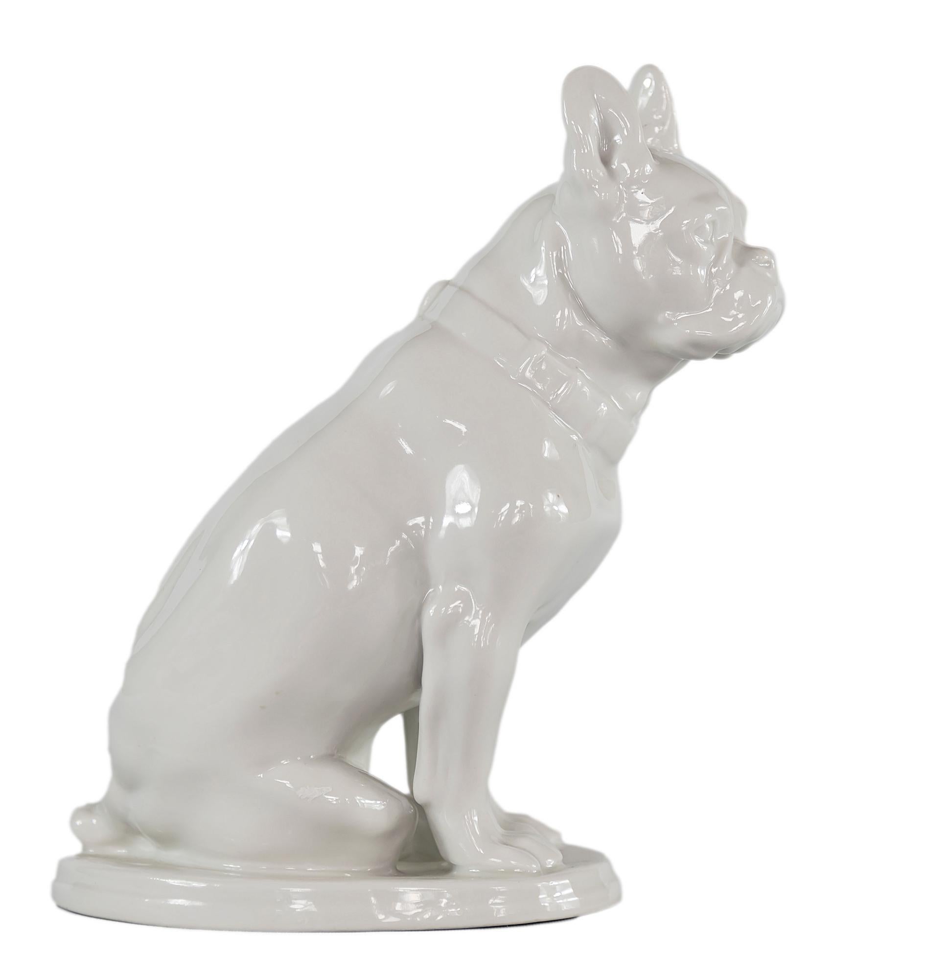 Vernissé Figurine vintage en porcelaine Bulldog de l'usine de porcelaine Lomonosov LFZ en vente