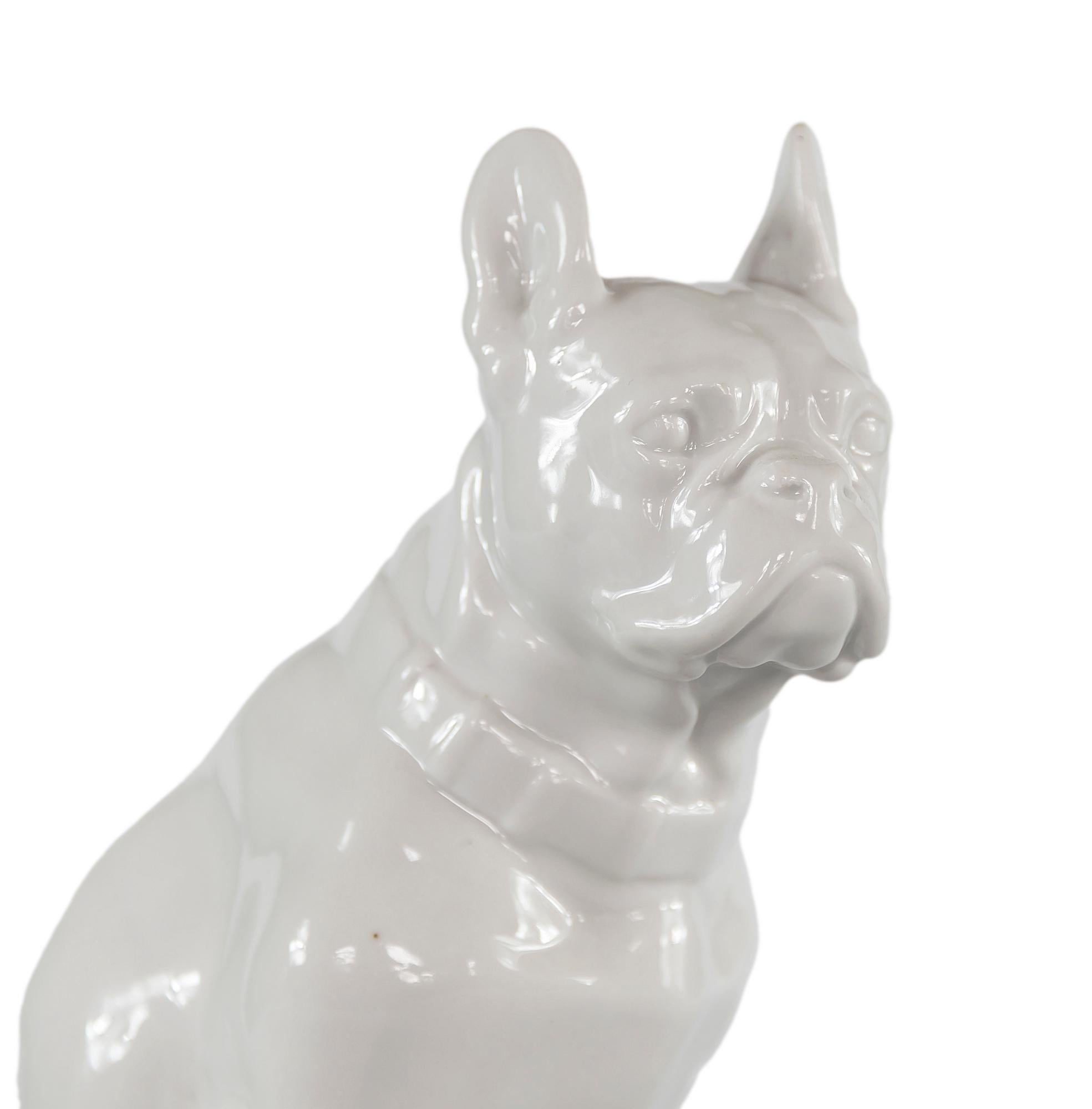 Bulldogge-Figur aus Porzellan von Lomonosov Porzellanfabrik LFZ (Glasiert) im Angebot