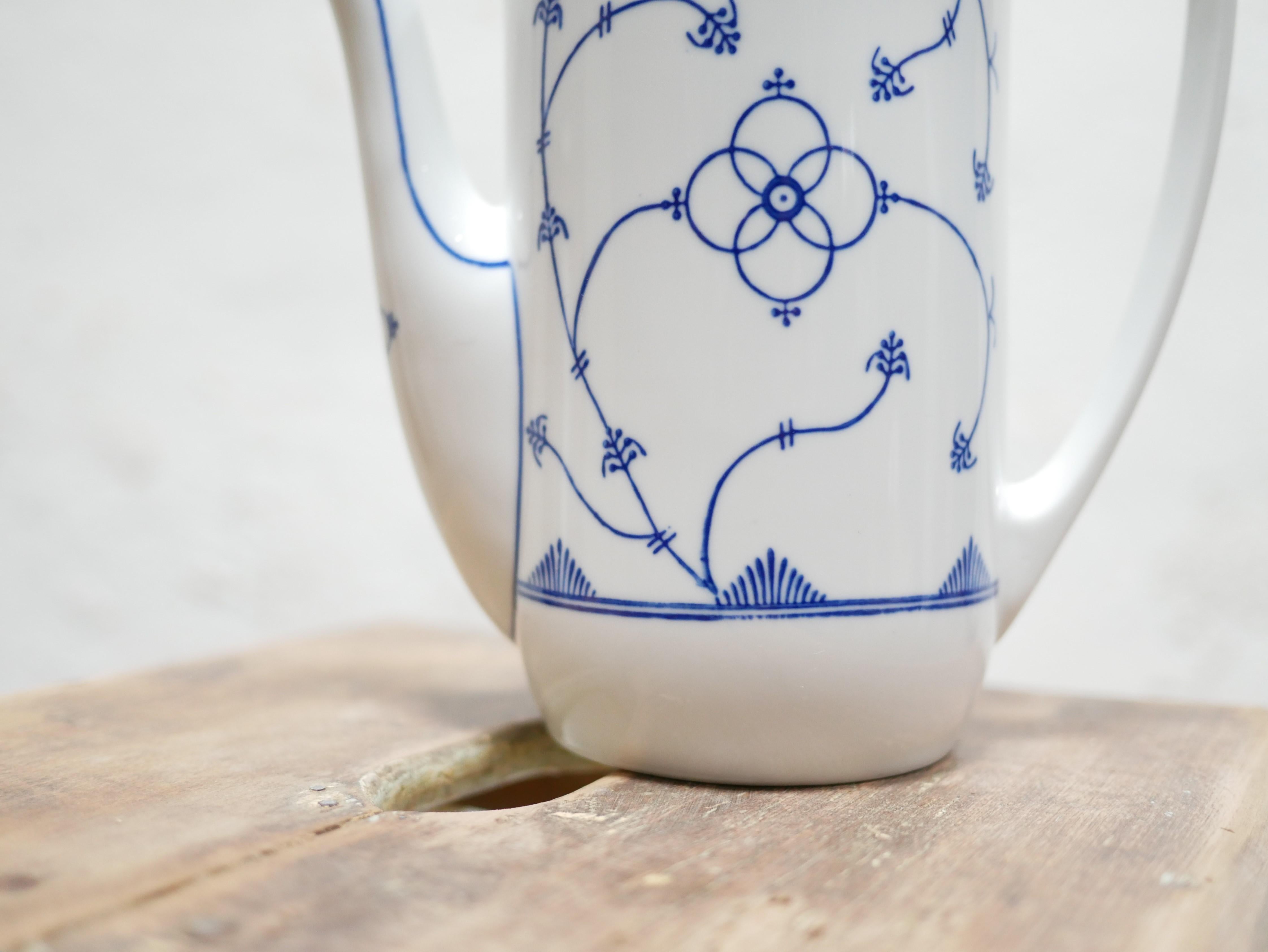 Cafetera de porcelana vintage fabricada por Jäger Eisenberg, Alemania en venta 3
