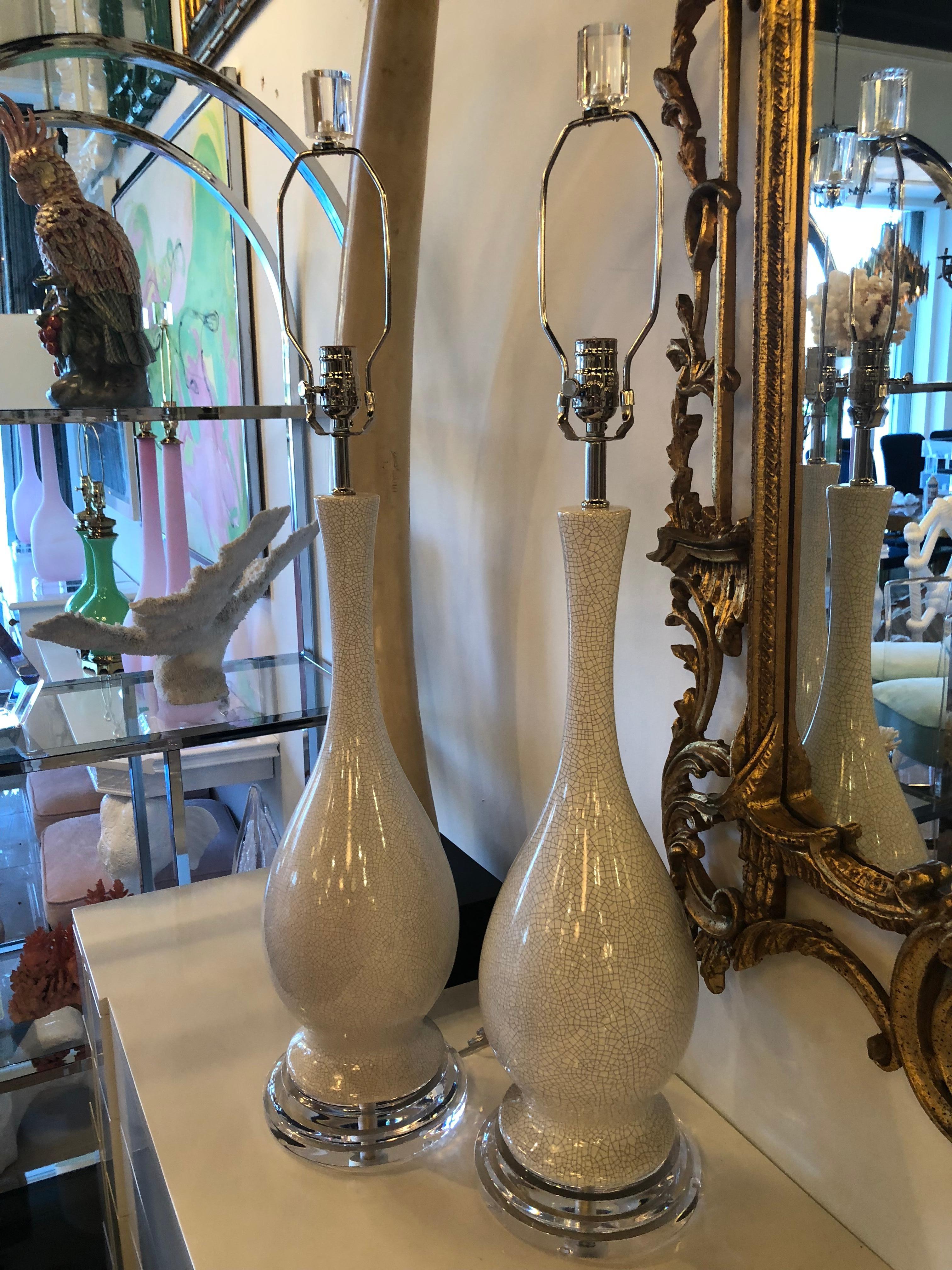 Vintage Porcelain Crackle Glaze Grey White Table Lamps Chrome Lucite, Pair In Excellent Condition For Sale In West Palm Beach, FL