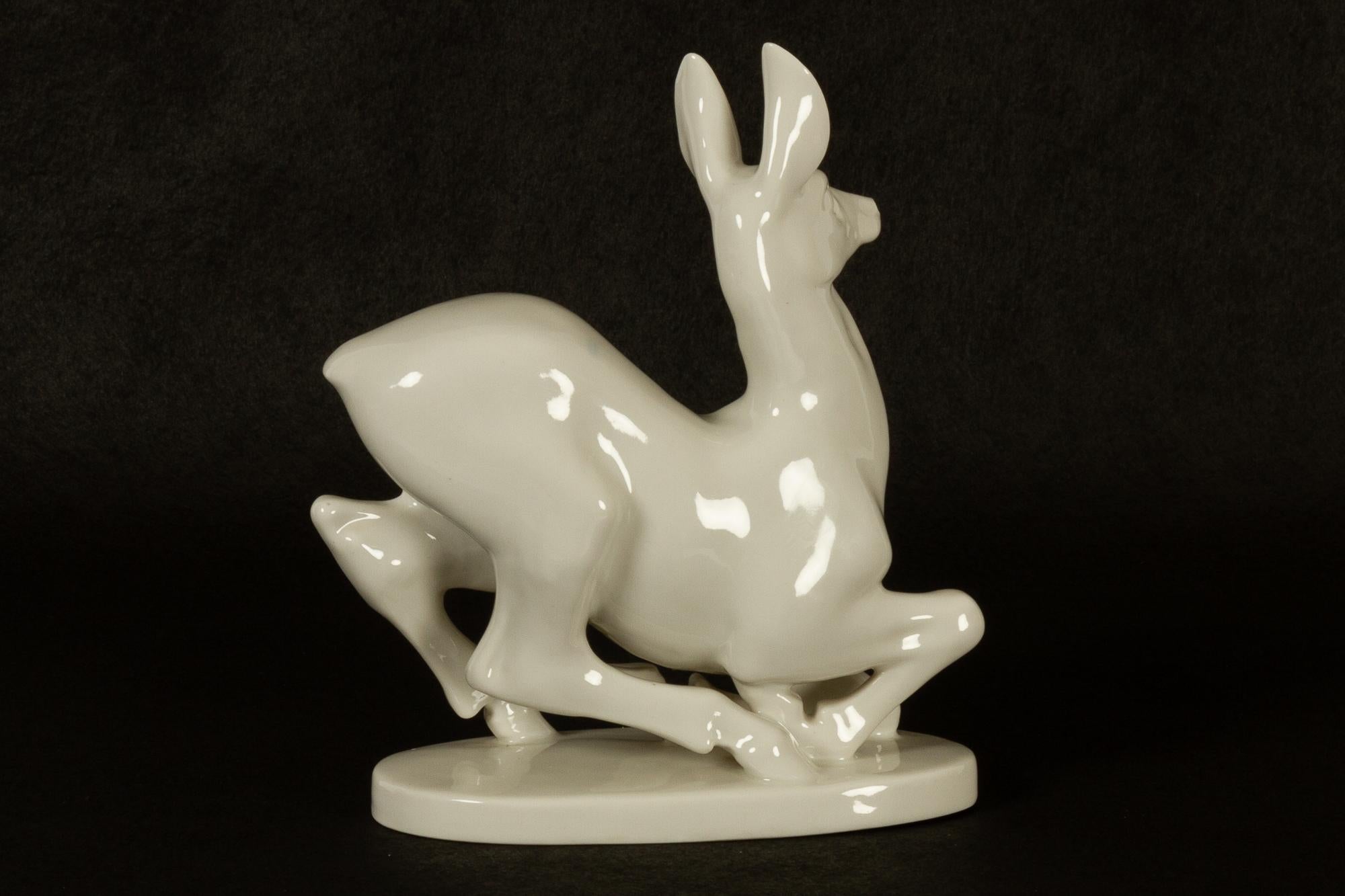 20ième siècle Figurine de cerf en porcelaine vintage par Lomonosov en vente