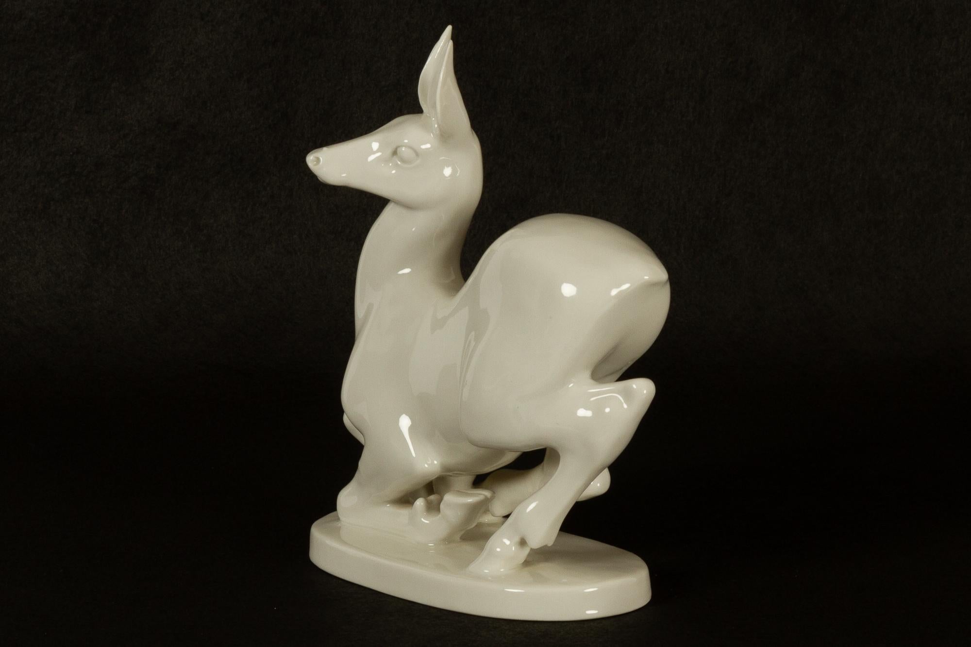 Vintage Porcelain Deer Figurine by Lomonosov In Good Condition For Sale In Asaa, DK
