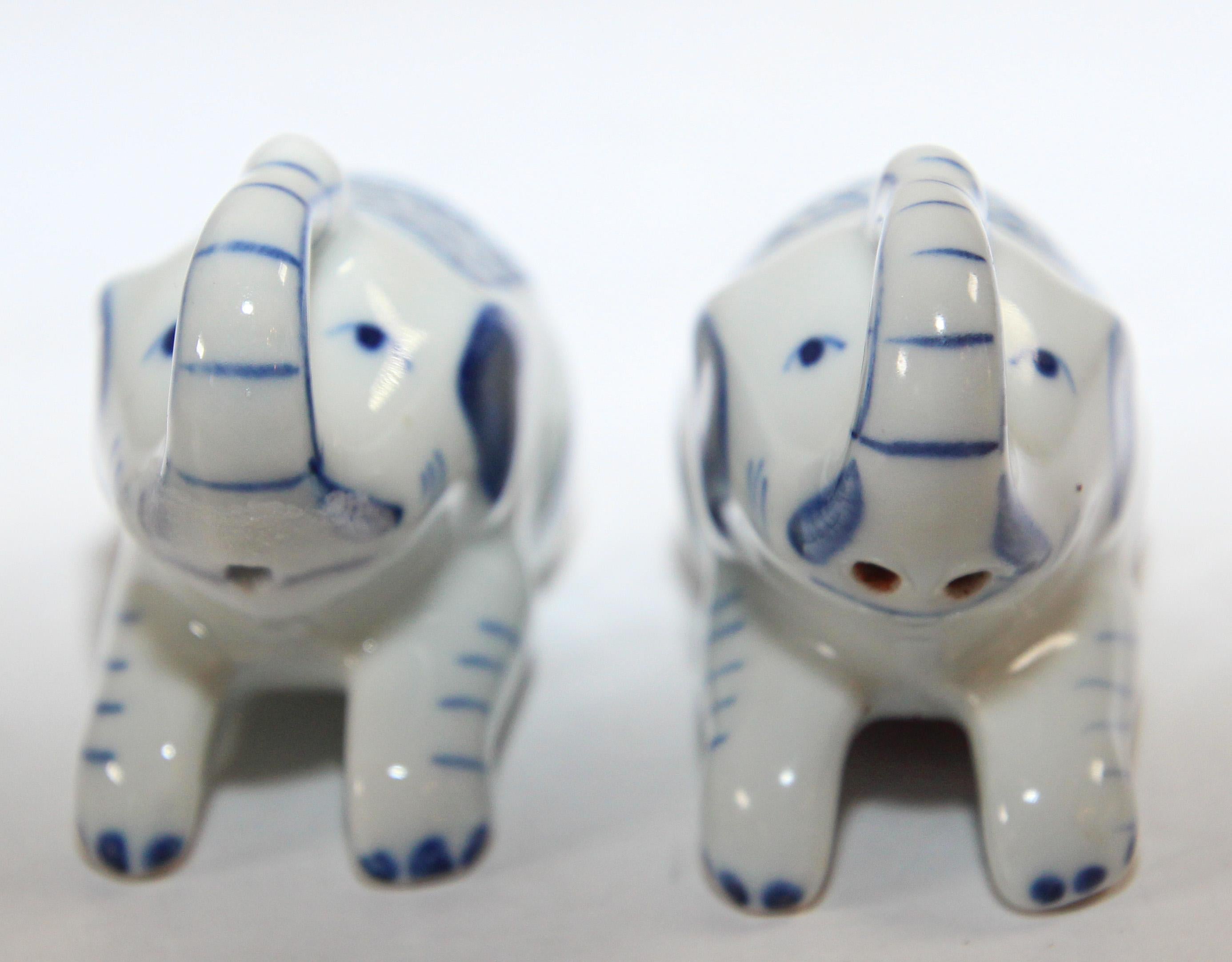 Hand-Painted Vintage Porcelain Elephants Salt and Pepper Shakers with Tray Collectible For Sale