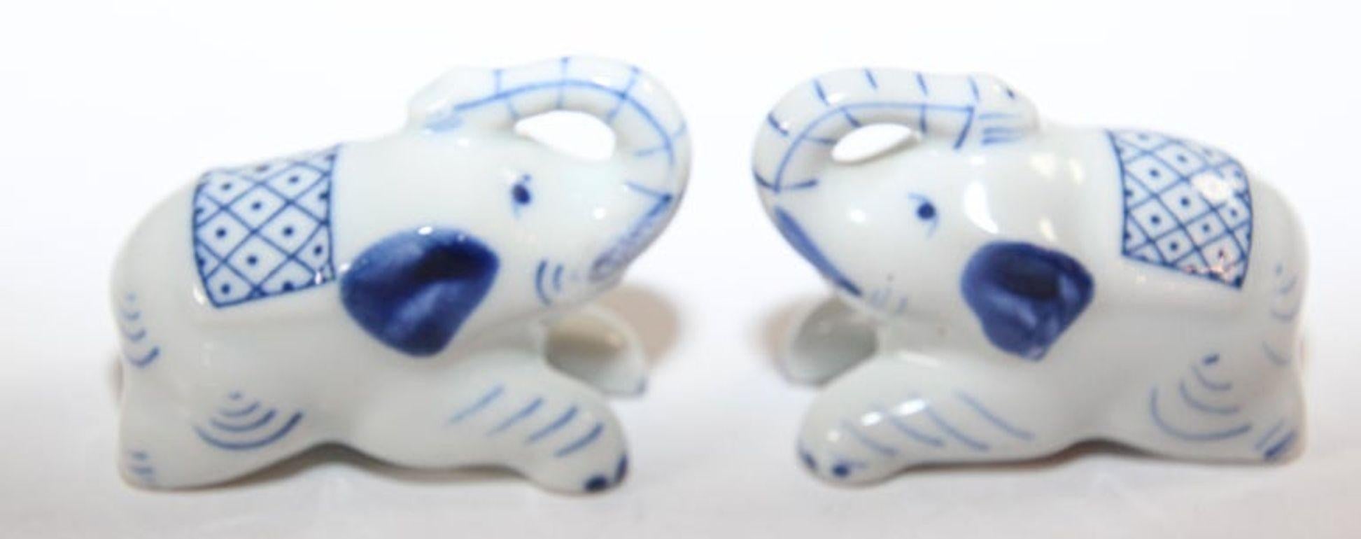 Hand-Painted Vintage Porcelain Elephants Salt and Pepper Shakers with Tray Collectible For Sale