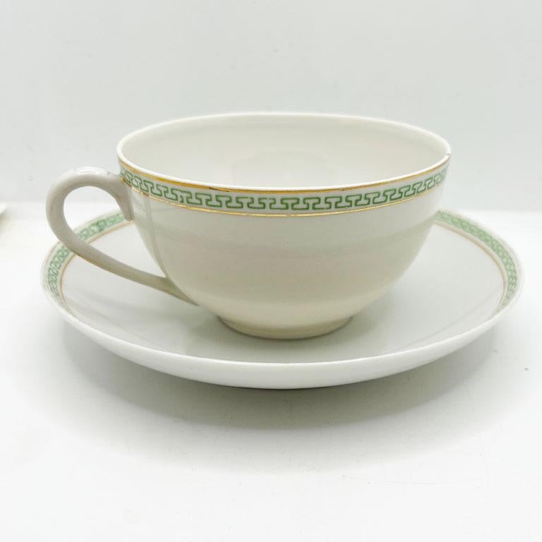 Taza y platillo de té vintage de porcelana verde con llave griega de N & Co. Nagoya Nippon en Bueno estado para la venta en Oklahoma City, OK