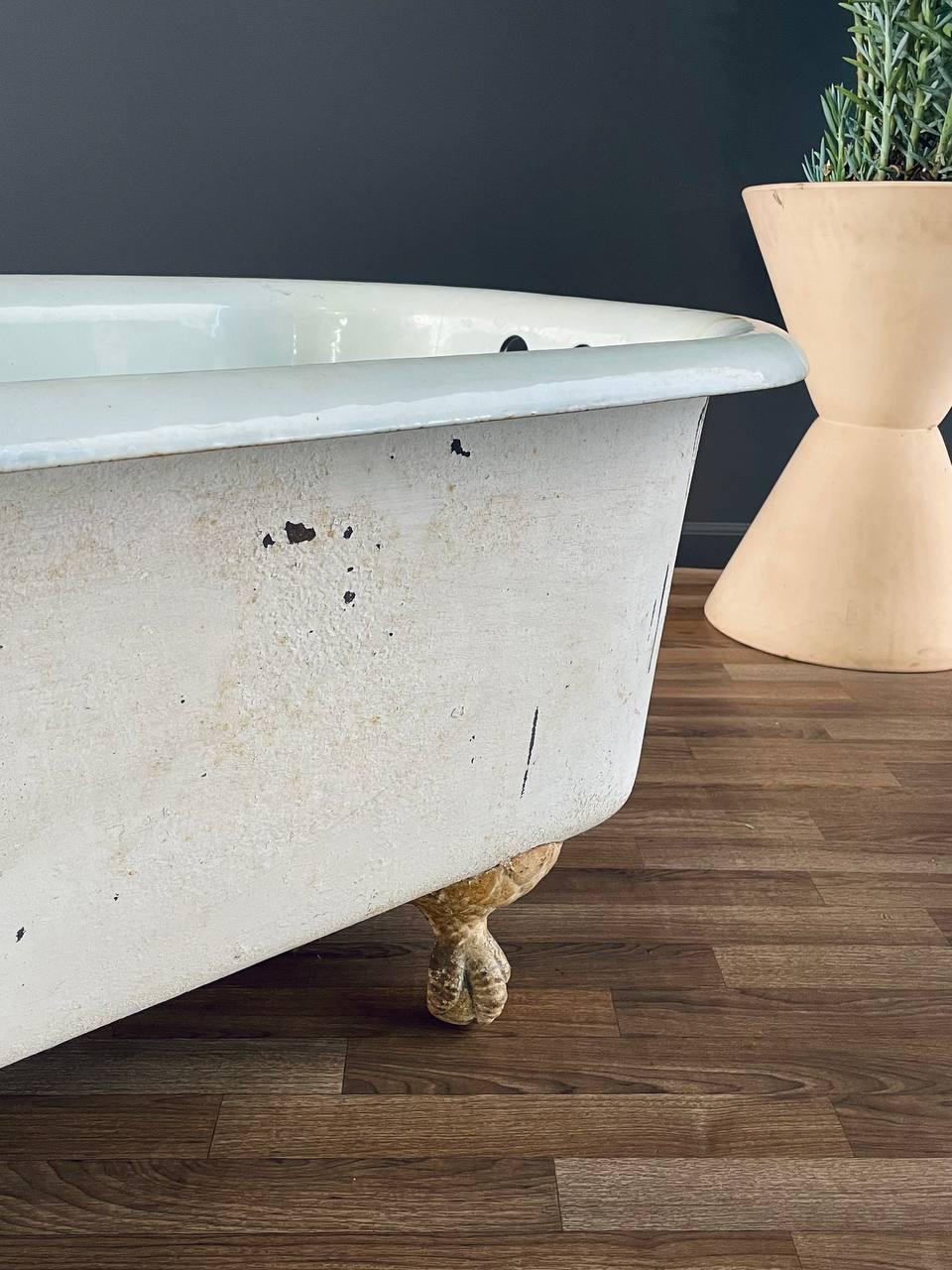Vintage Porzellan & Eisen Badewanne mit Claw Feet im Angebot 2