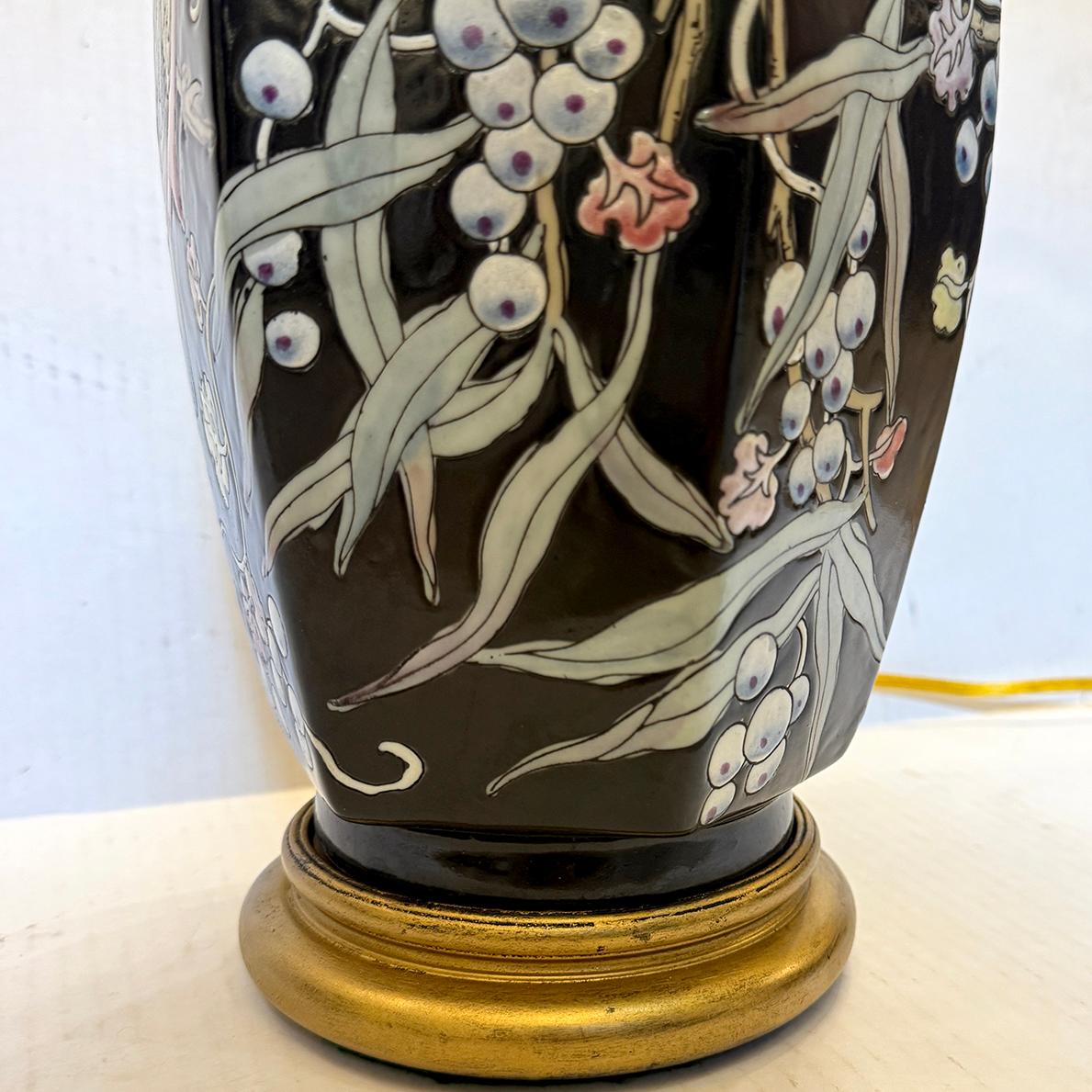 Lámpara de porcelana vintage con motivo de pájaros en venta 2