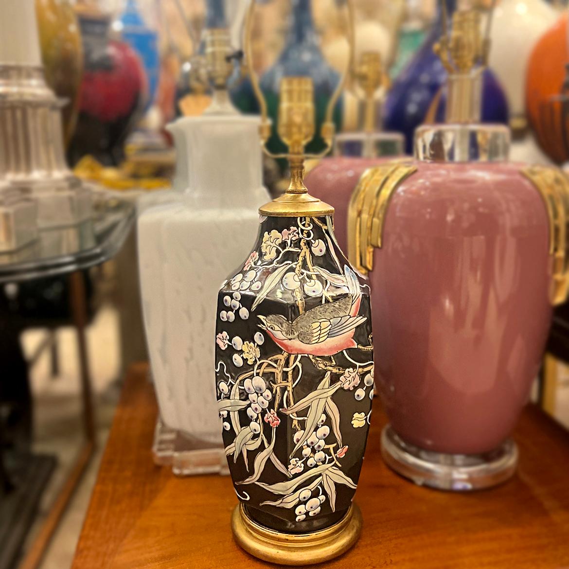Lámpara de porcelana vintage con motivo de pájaros en venta 3