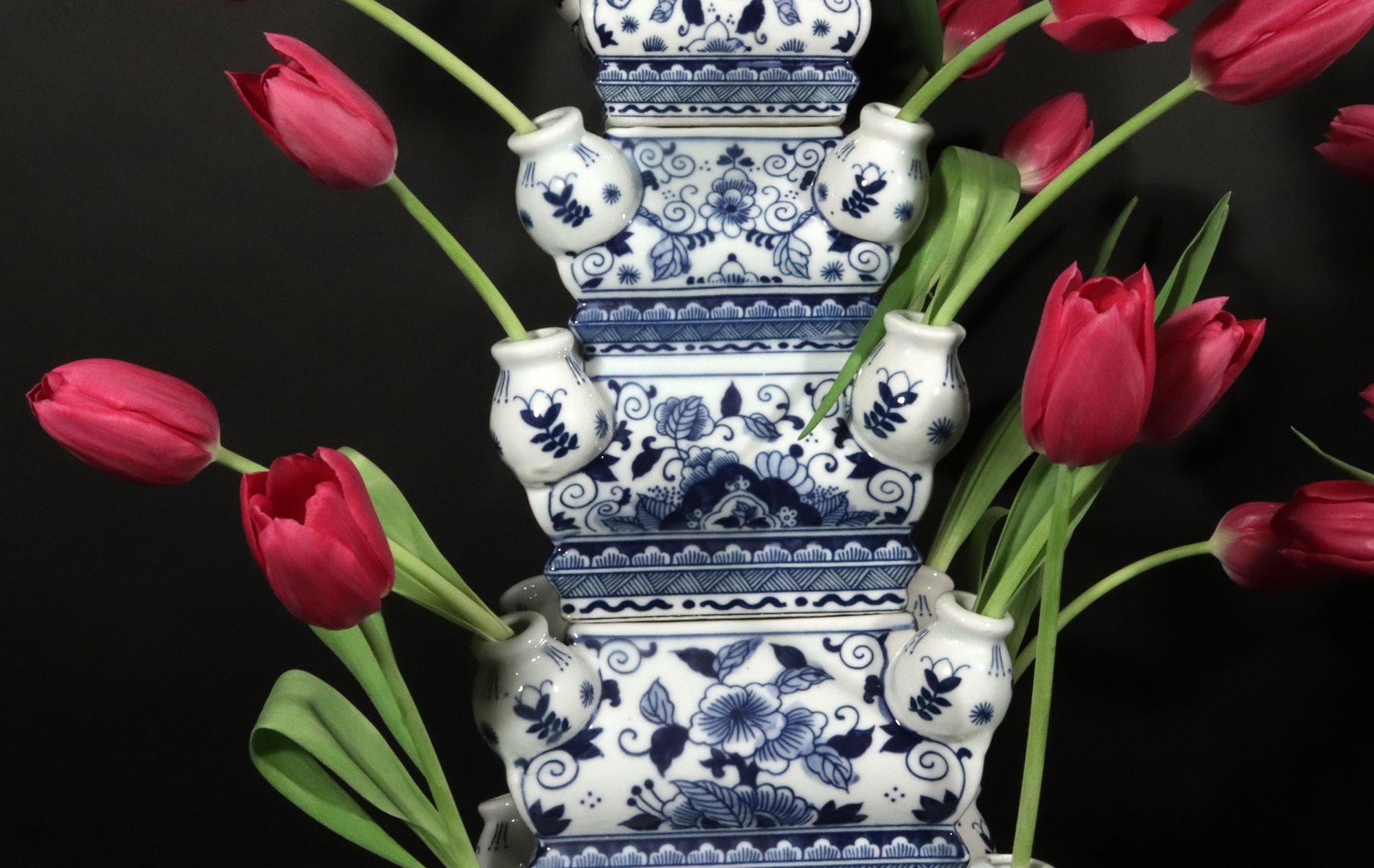 Vasi Tulipiere grandi in porcellana d'epoca blu sottosmalto, cinese in vendita 6