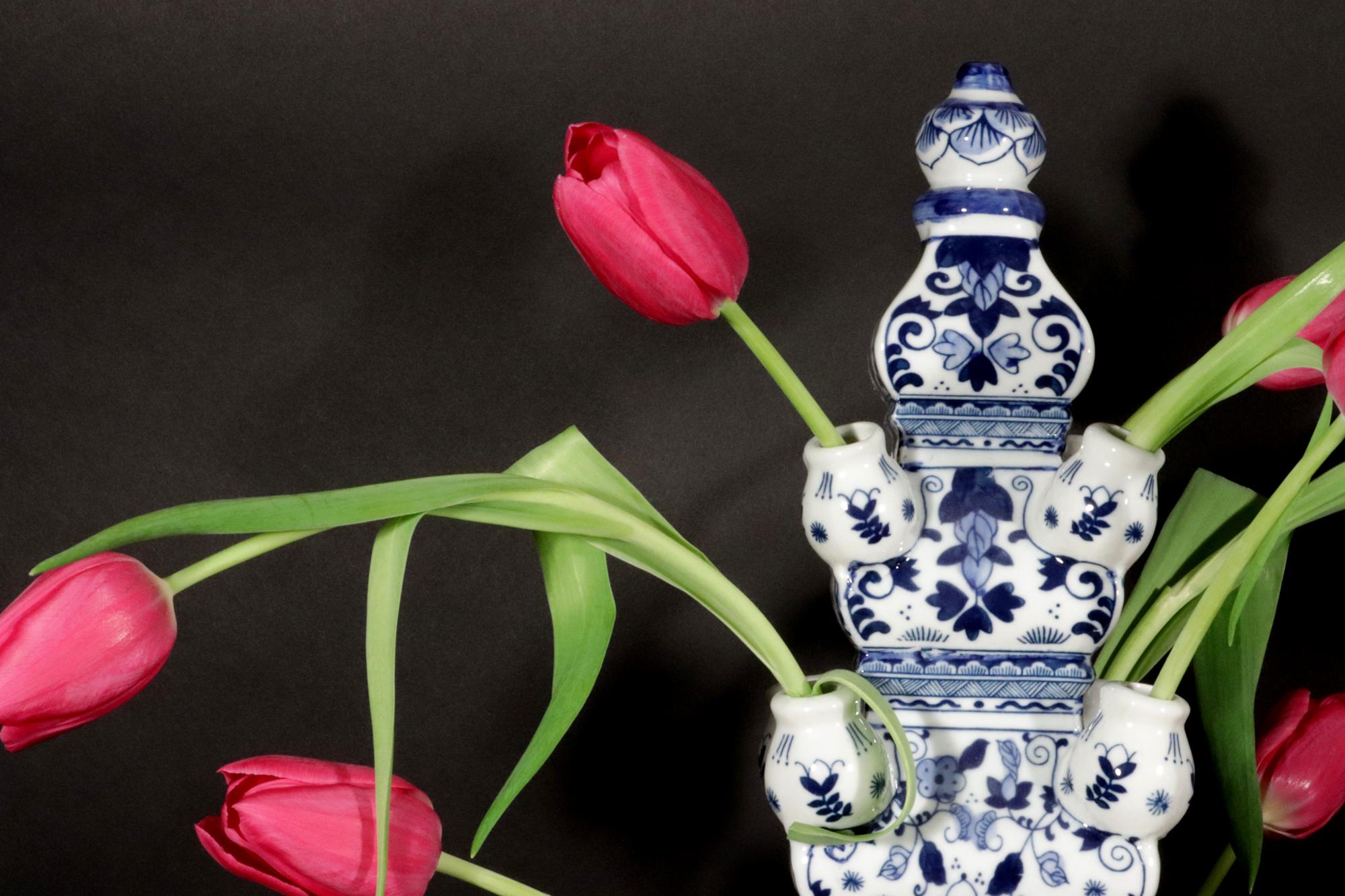 Vasi Tulipiere grandi in porcellana d'epoca blu sottosmalto, cinese in vendita 9