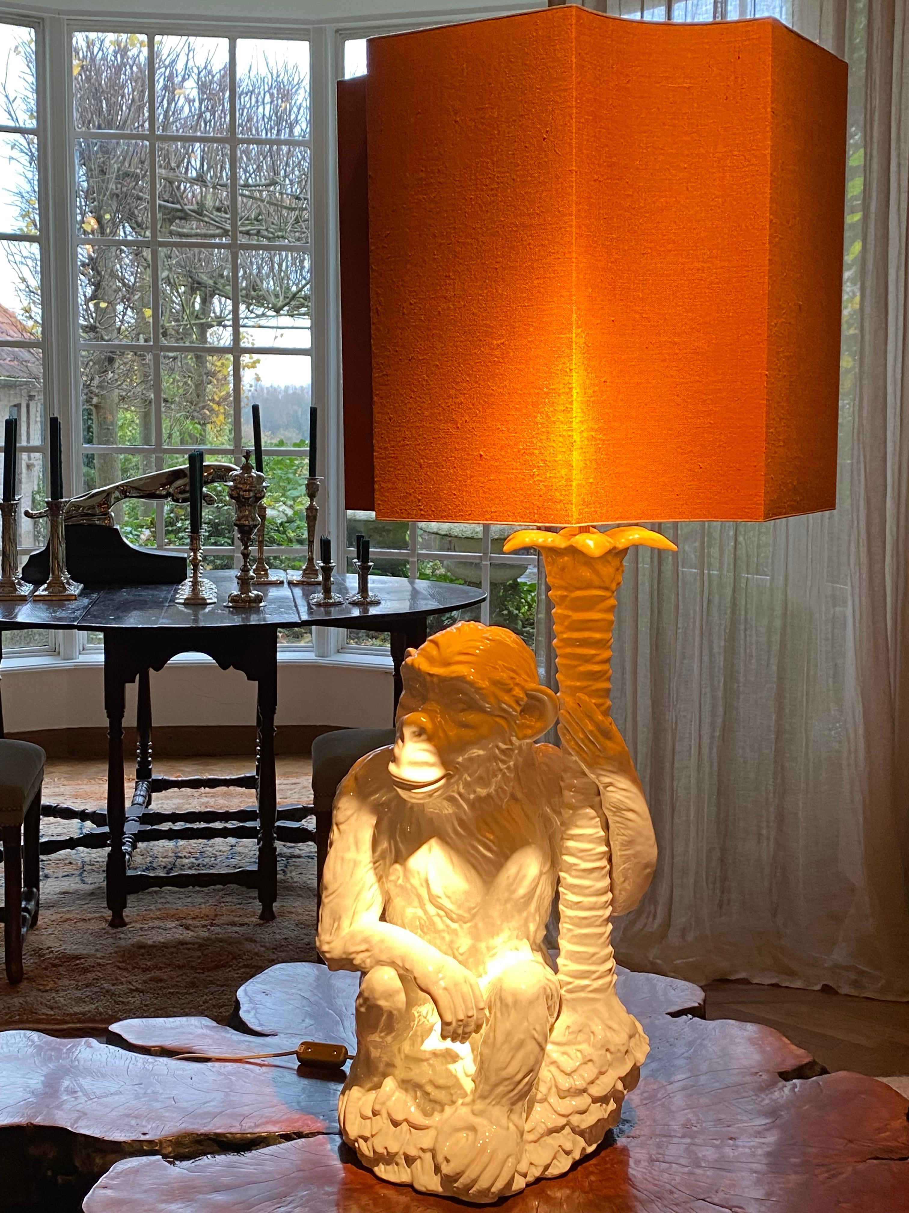 Lampe singe vintage en porcelaine Excellent état - En vente à Schellebelle, BE