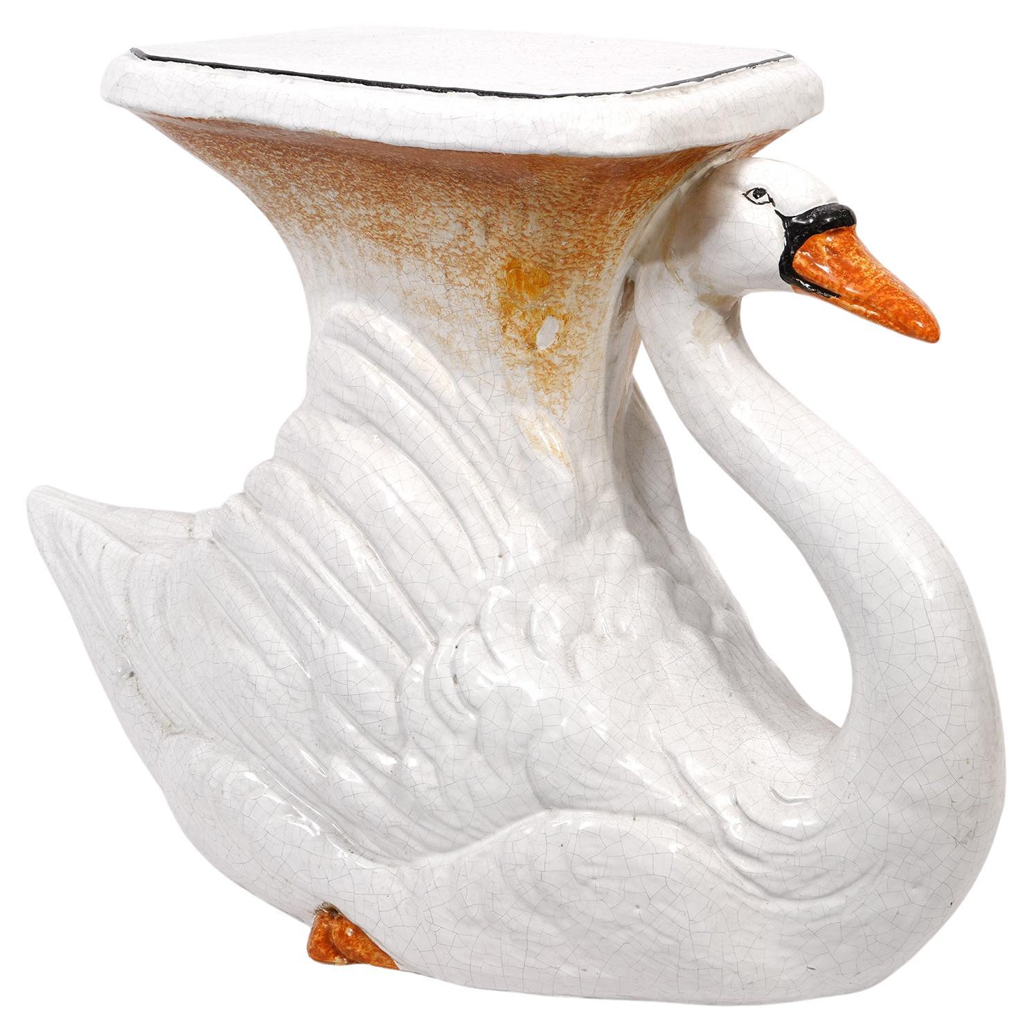 Asiento de jardín con cisne pintado de porcelana vintage