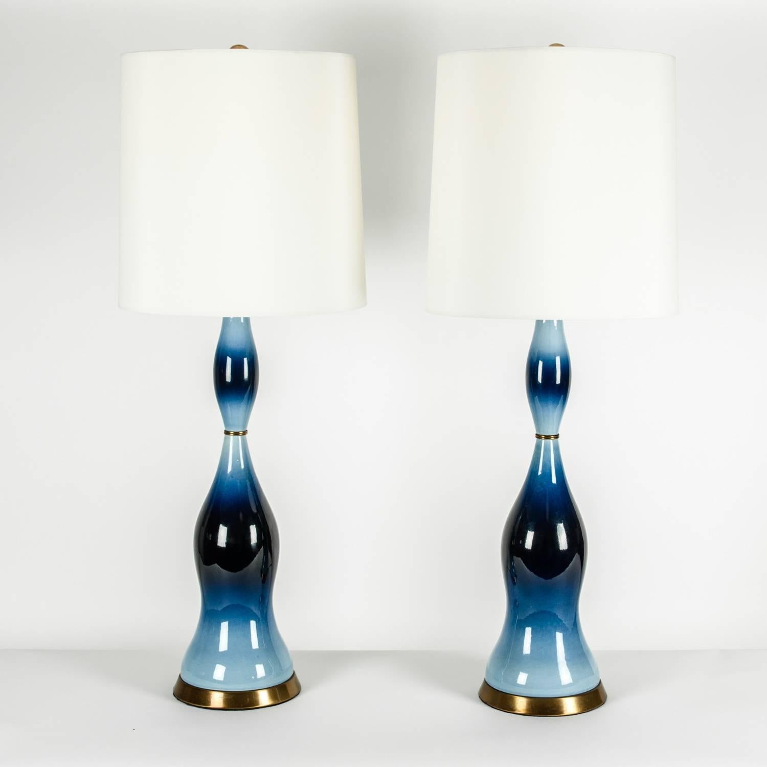 Early 20th Century Vintage Porcelain Pair of Horse Shoe Table Lamps