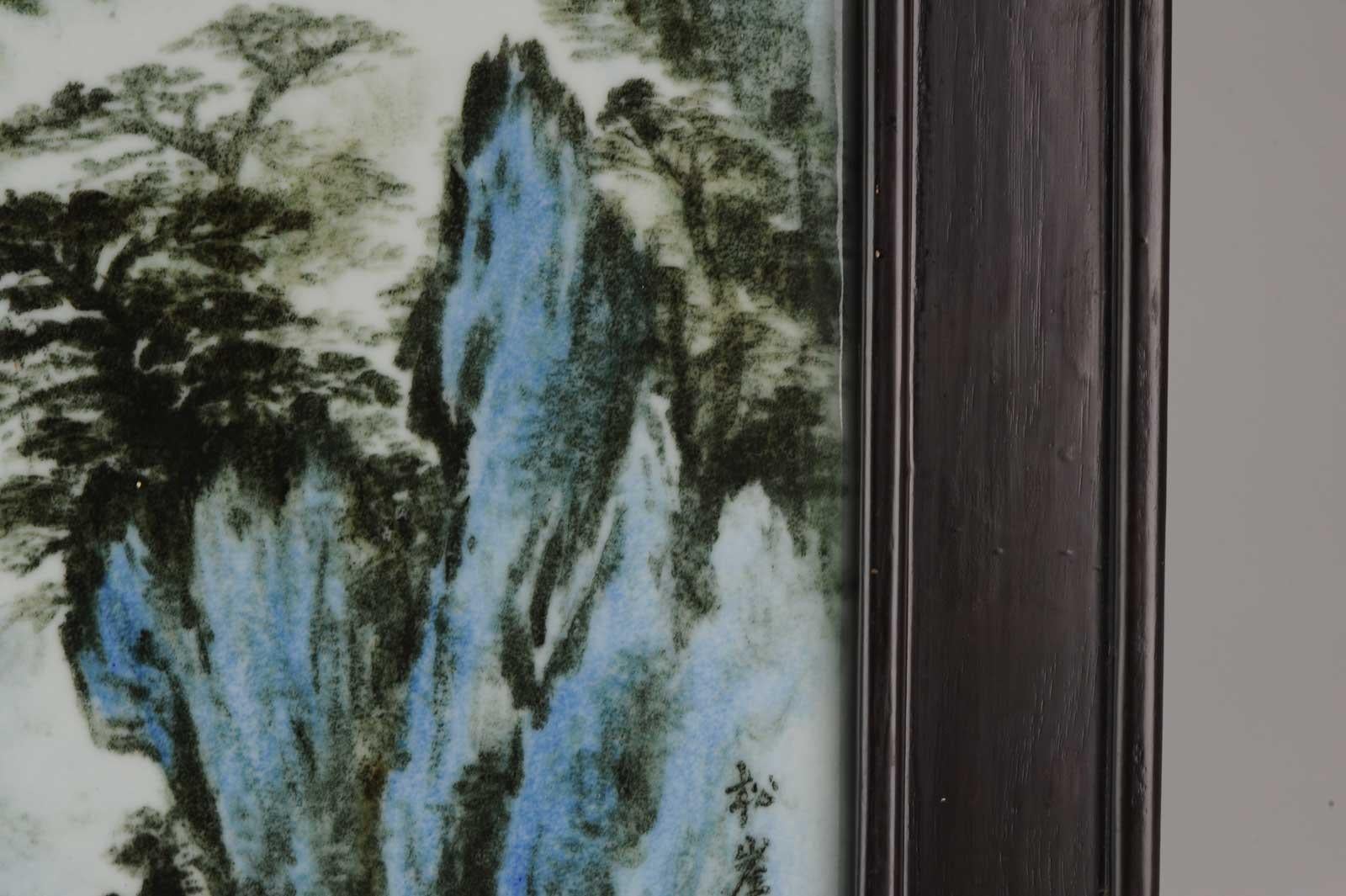 Plaque en porcelaine vintage avec cadre en bois - Paysage de montagne Fu Jun. Marqué, Chine en vente 4