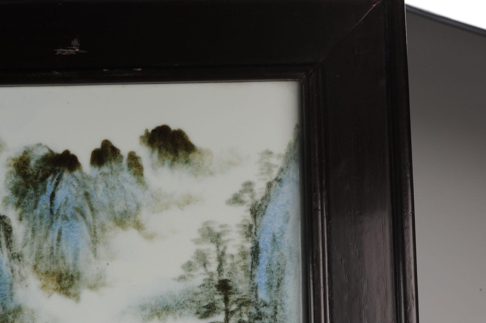 Placca di porcellana vintage con cornice in legno Paesaggio montano Fu Jun. Marks, Cina in vendita 5