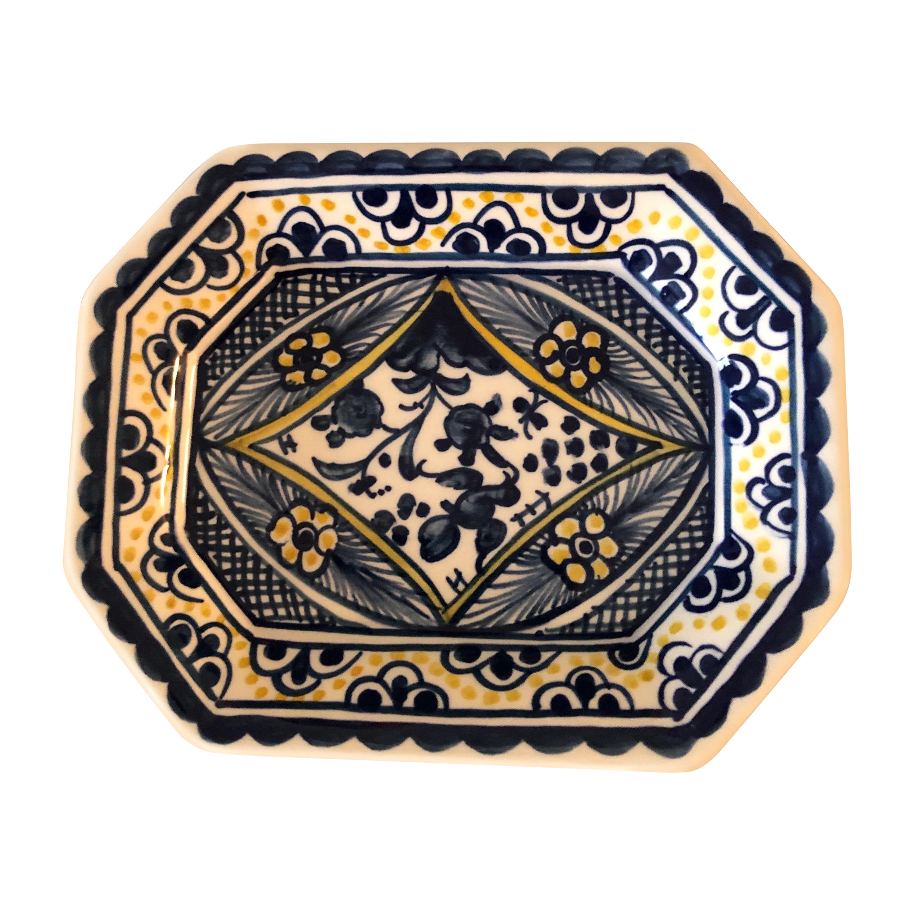Vieux plat à bijoux portugais en porcelaine
