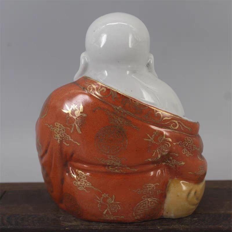 Porzellan Smiling Buddha-Statue aus Porzellan im Vintage-Stil mit Mark of Past Chinese Artist (20. Jahrhundert) im Angebot