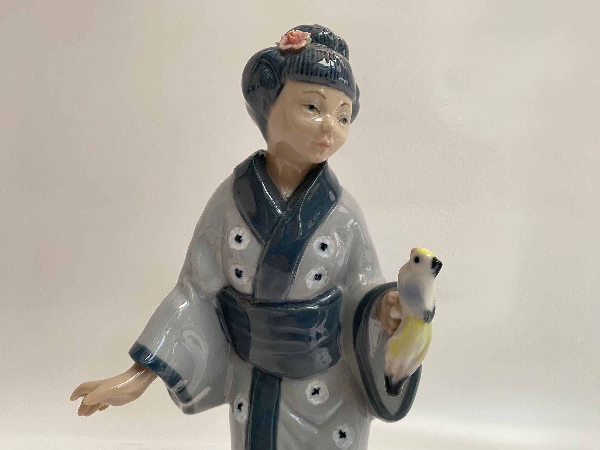Estatuilla de porcelana vintage de Geisha de Casades, España, años 80 Romántico en venta