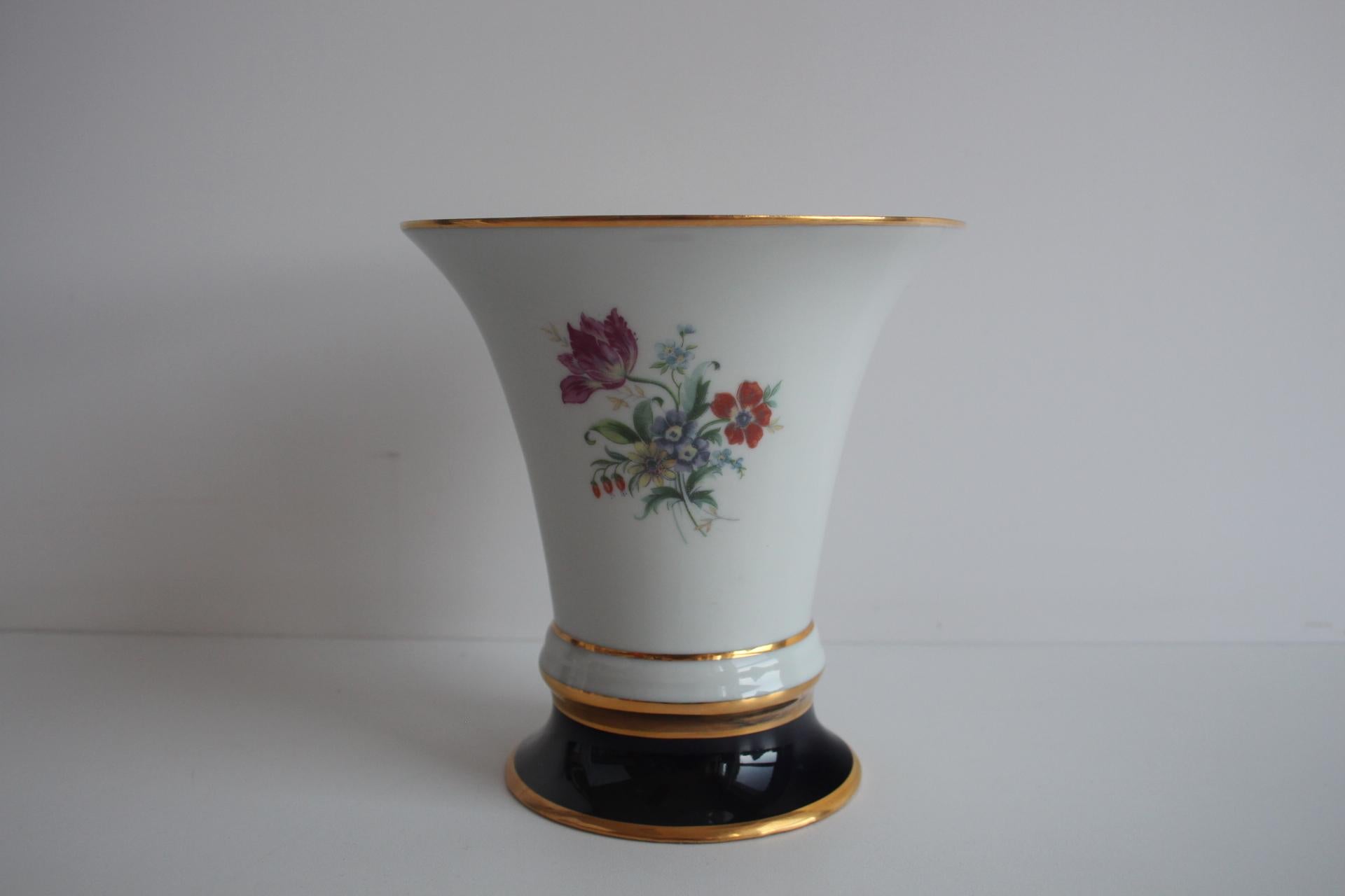 Glazed Vintage porcelain vase by Royal Dux, Czechoslovakia, 1960s. For Sale