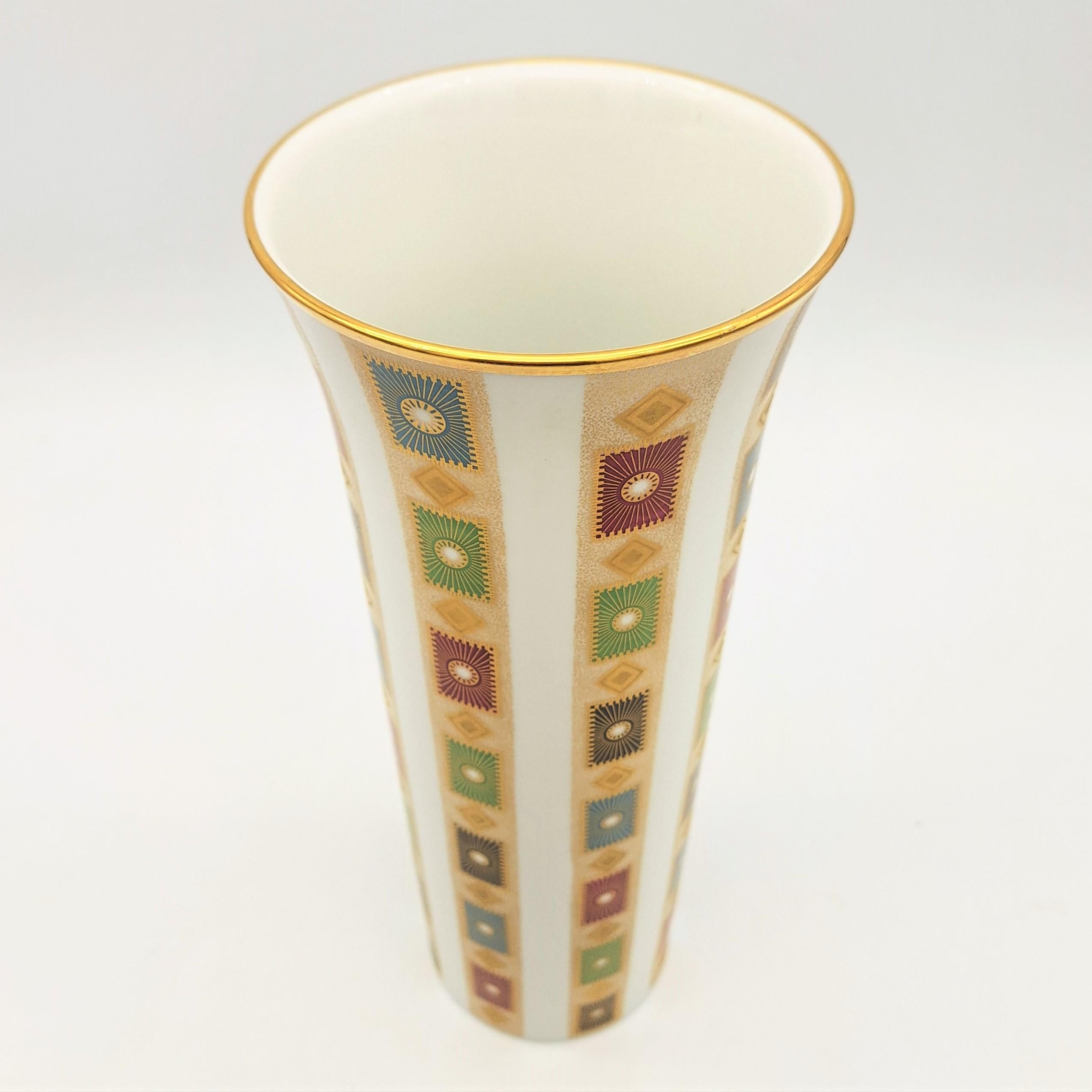 Mid-Century Modern Vintage porcelain vase from Hutschenreuther Germany. 1950 - 1960 For Sale