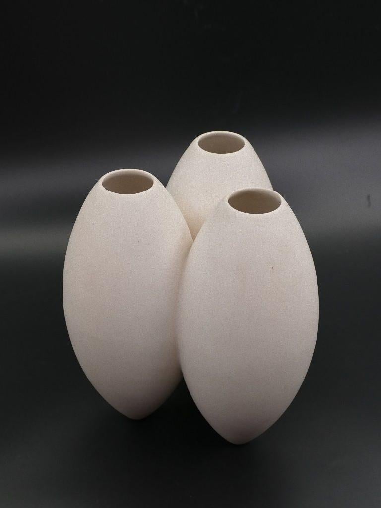 Vintage porcelain vase is a beautiful decorative object realized in the second half of the 20th century by Northern Europe manufacture.

A beautiful vase designed to be 3 vases in one

Good conditions.