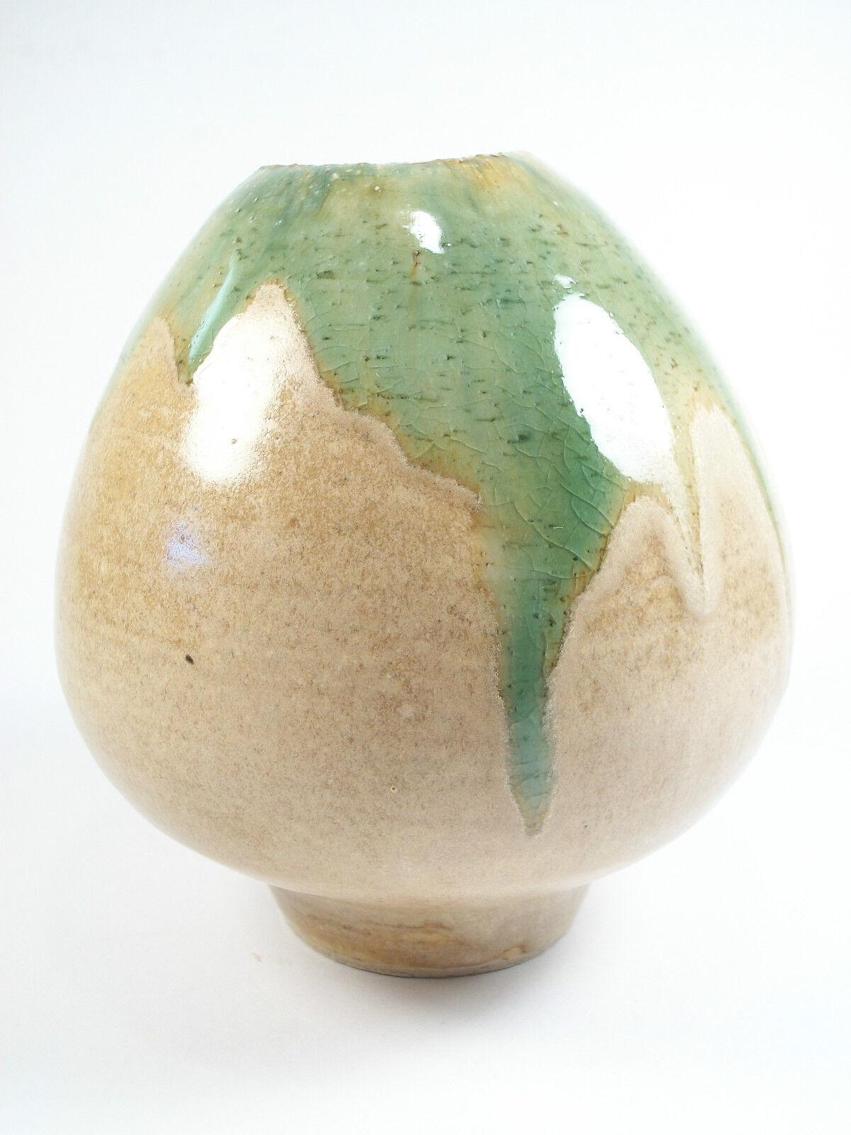 Mid-Century Modern Vase Vintage Porcelaneous Studio Pottery - Design Moderne - Signé - vers 1980 en vente