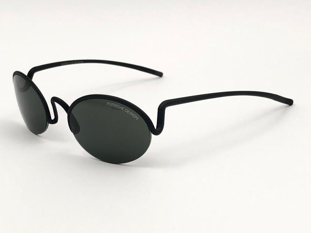 Lunettes de soleil vintage Porsche Design P0102 noir mat monture S 1980 grand modèle Autriche. en vente 1