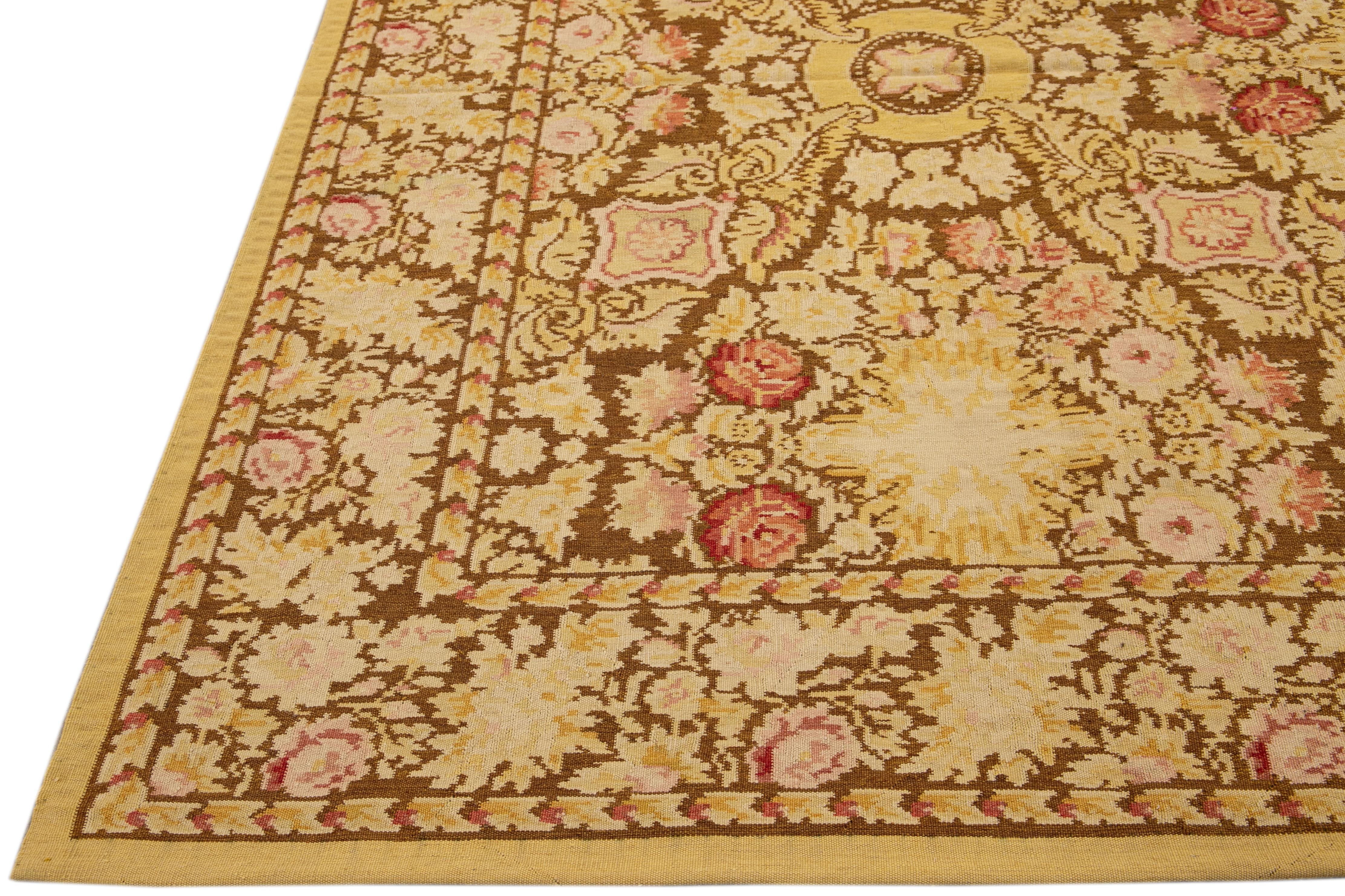 Vintage Portuguese Arraiolos Needlepoint Allover Pattern Beige Wool Rug In New Condition For Sale In Norwalk, CT