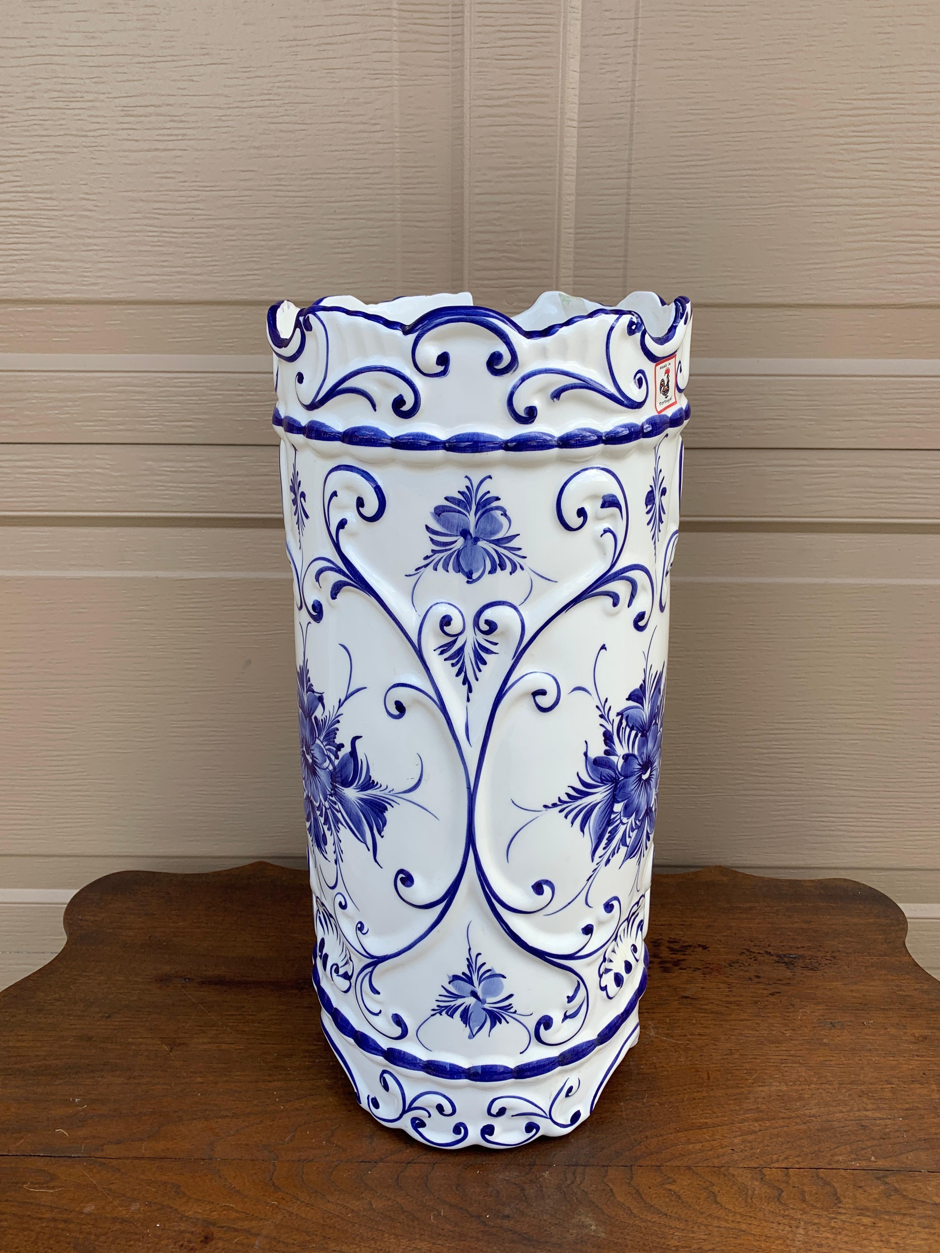 Vintage Portuguese Blue and White Porcelain Umbrella Stand For Sale 1