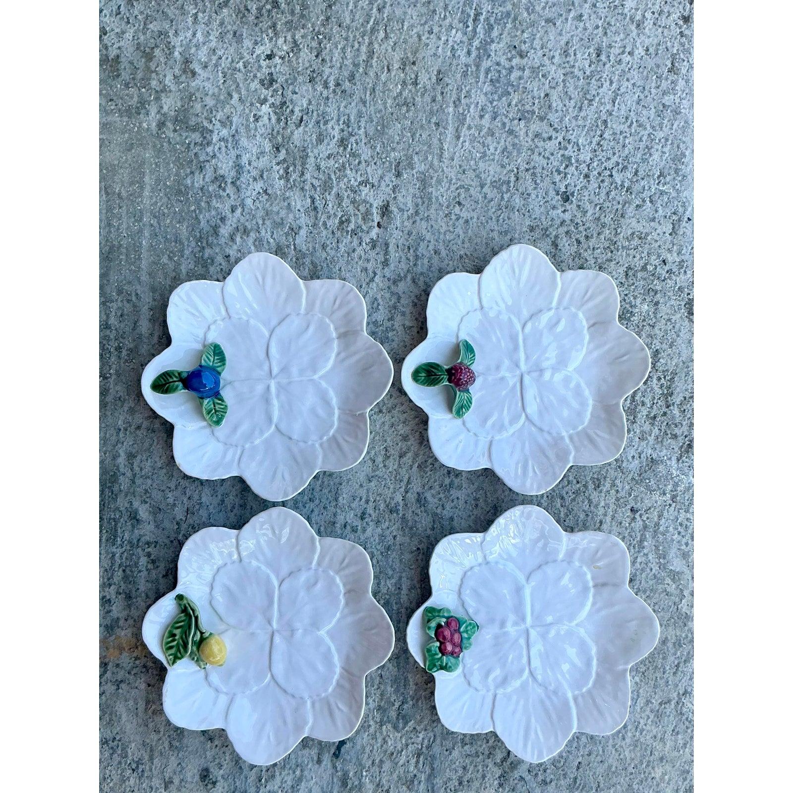 Vintage Portuguese Bordallo Pinheiro Appetizer Plates - Set of 4 In Good Condition For Sale In West Palm Beach, FL