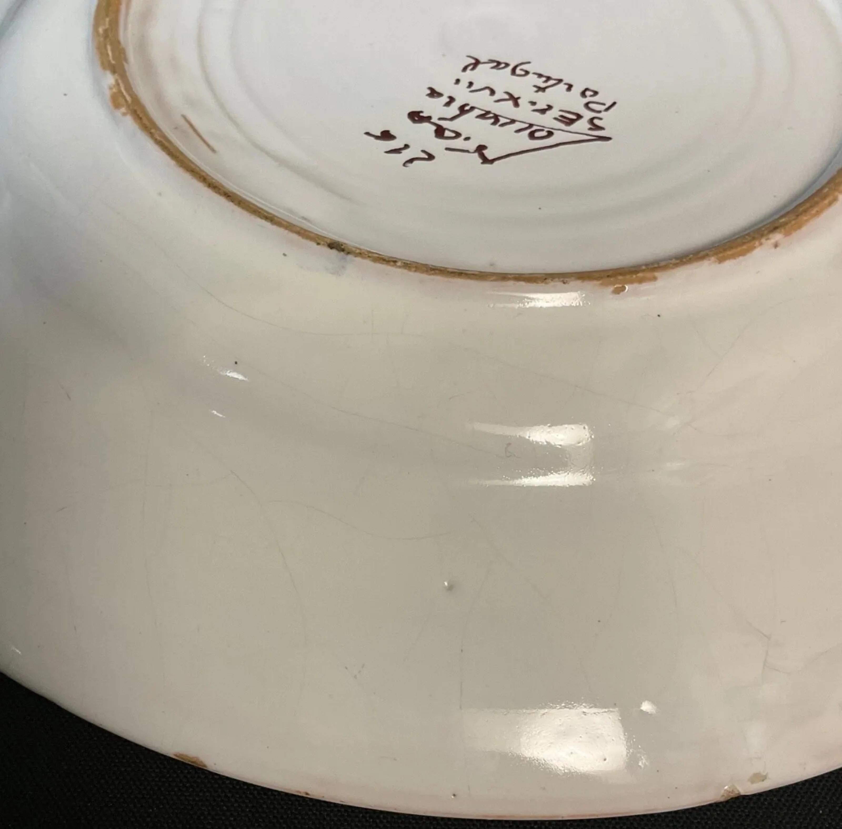 Piatto decorativo portoghese d'epoca dipinto a mano, con motivi floreali e animali - 2Y618 in vendita 4