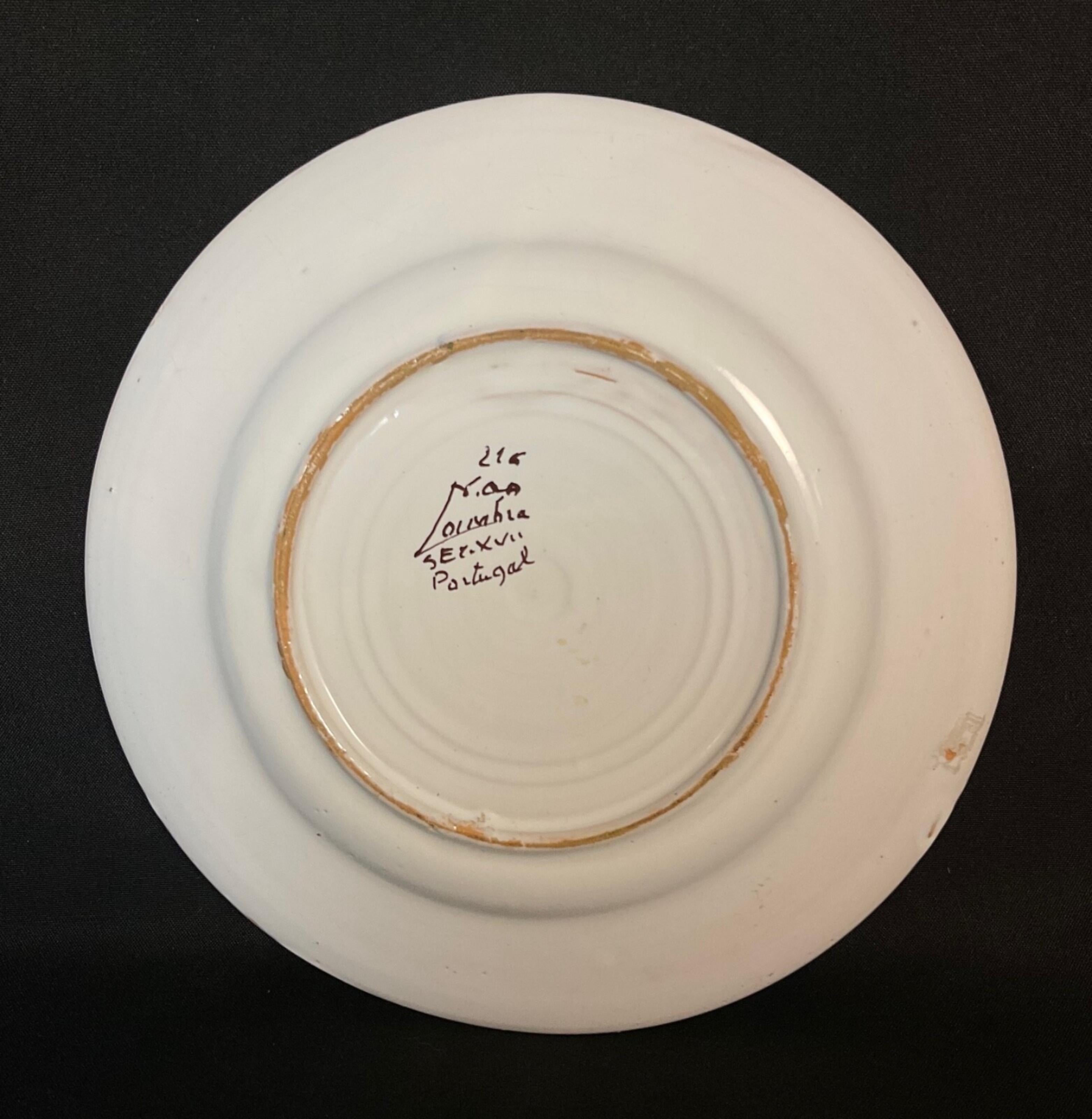 Piatto decorativo portoghese d'epoca dipinto a mano, con motivi floreali e animali - 2Y618 in vendita 7